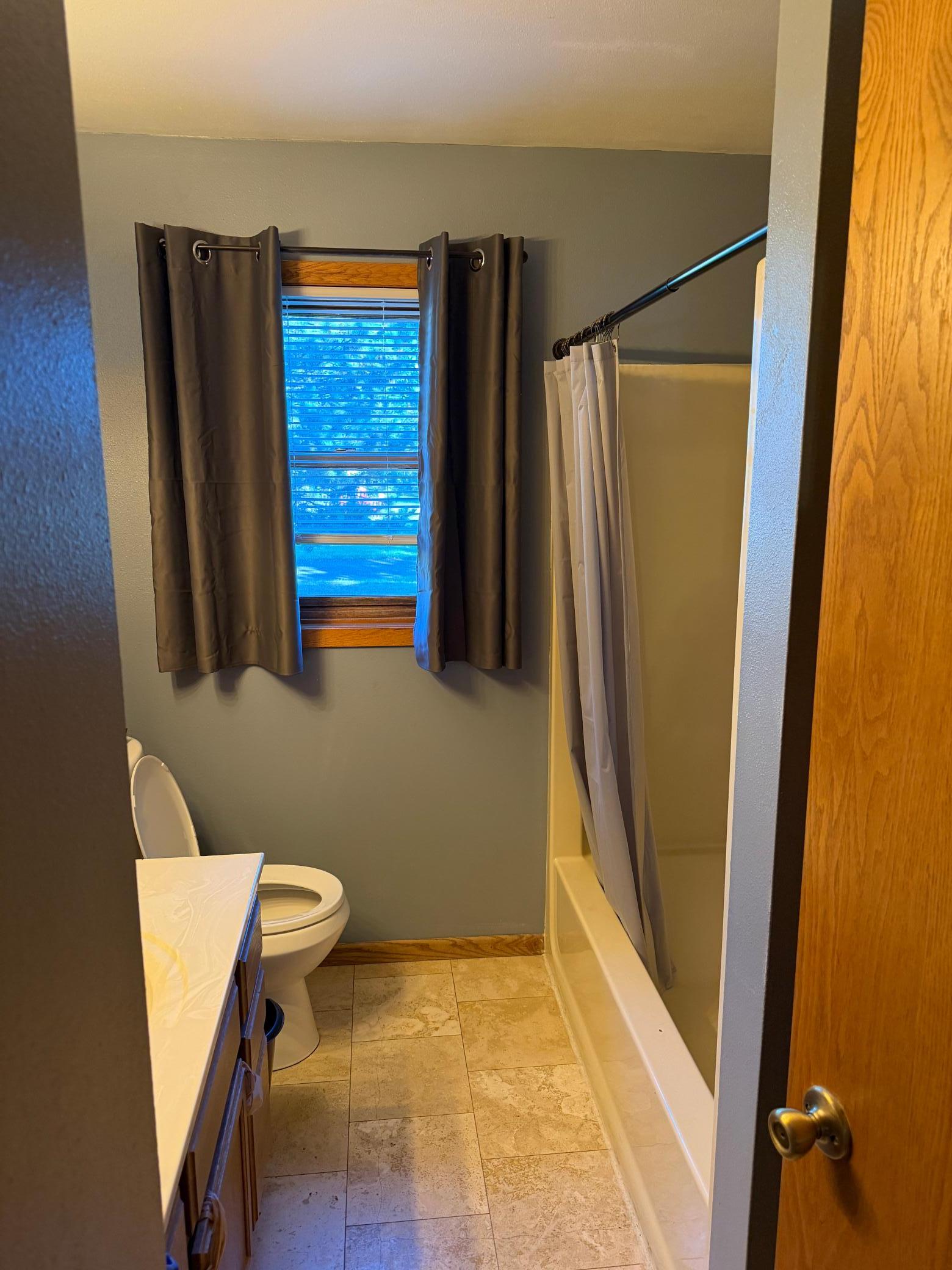 1990 single family home for sale at 702 Washington Avenue S in Park Rapids, MN — 3 bed, 2 bath (photo 9 of 15)