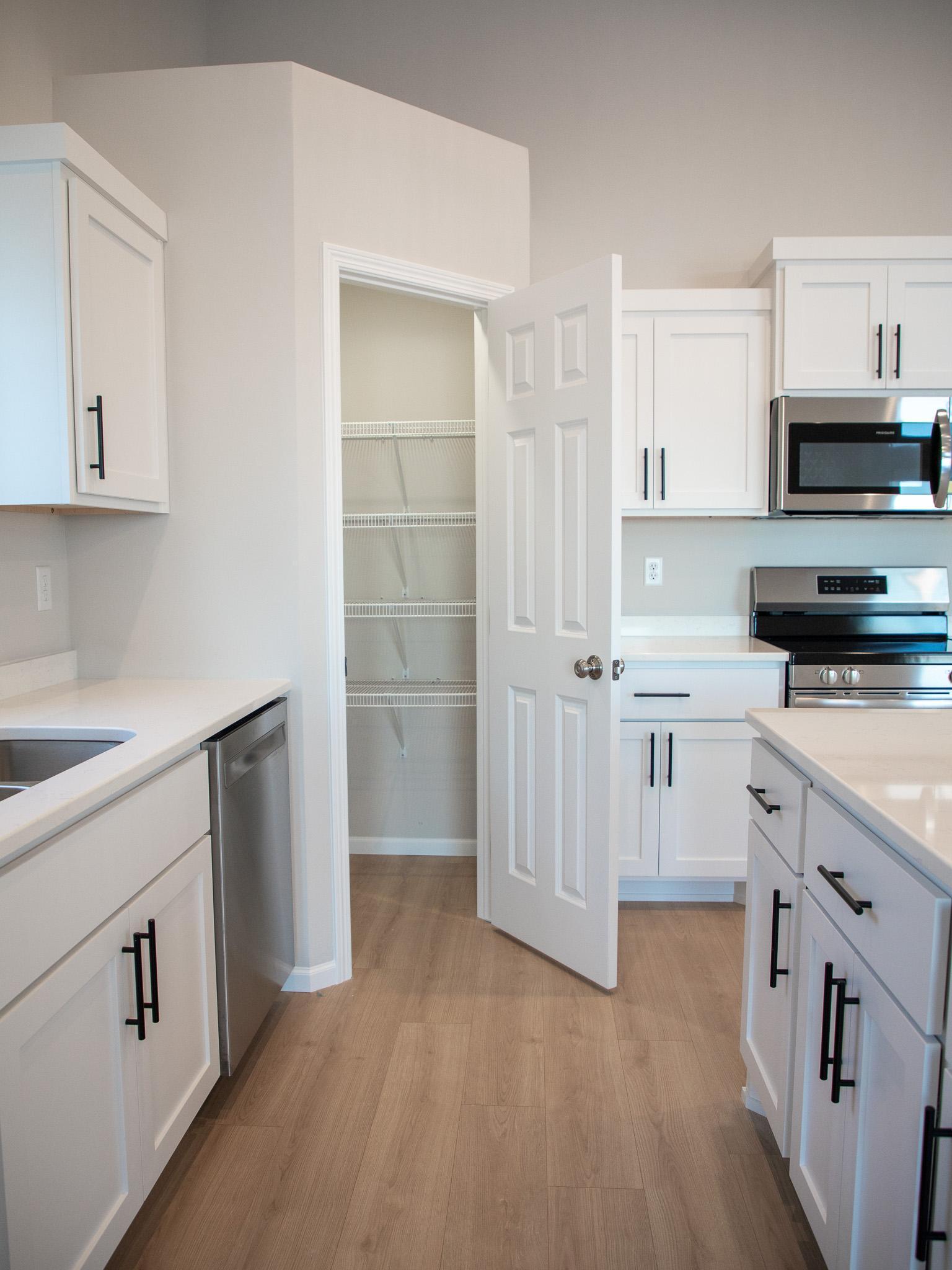 2025 single family home for sale at 1187 Rachel Drive W in West Fargo, ND — 3 bed, 3 bath (photo 8 of 30)