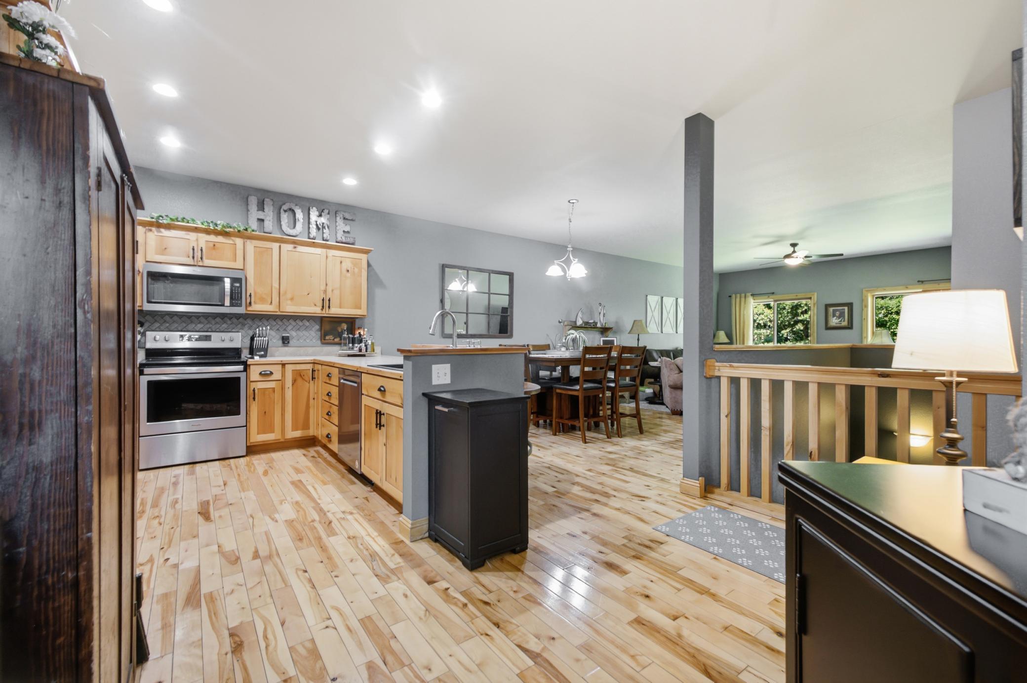 2006 townhouse for sale at 5646 Rush Lake Court in Baxter, MN — 3 bed, 3 bath (photo 3 of 30)