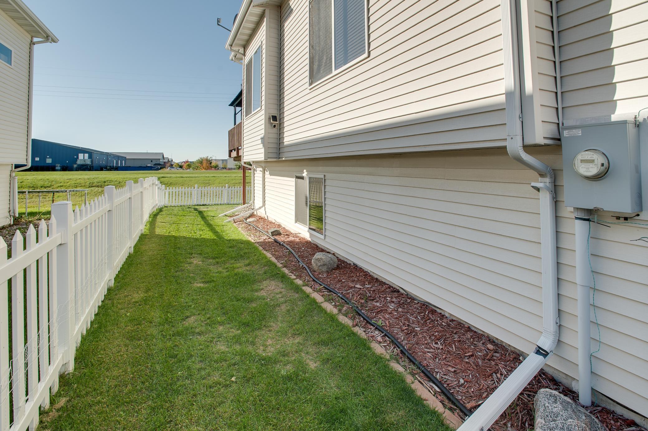 2008 single family home for sale at 4892 51st Avenue S in Fargo, ND — 4 bed, 2 bath (photo 11 of 43)