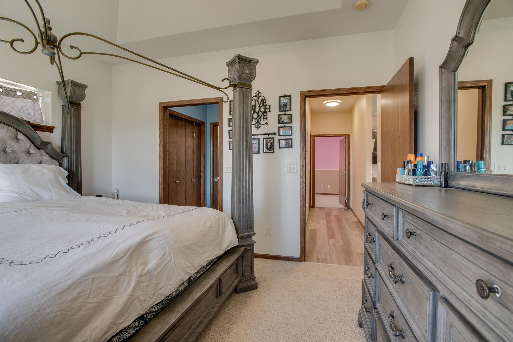 2008 single family home for sale at 4892 51st Avenue S in Fargo, ND — 4 bed, 2 bath (photo 25 of 43)