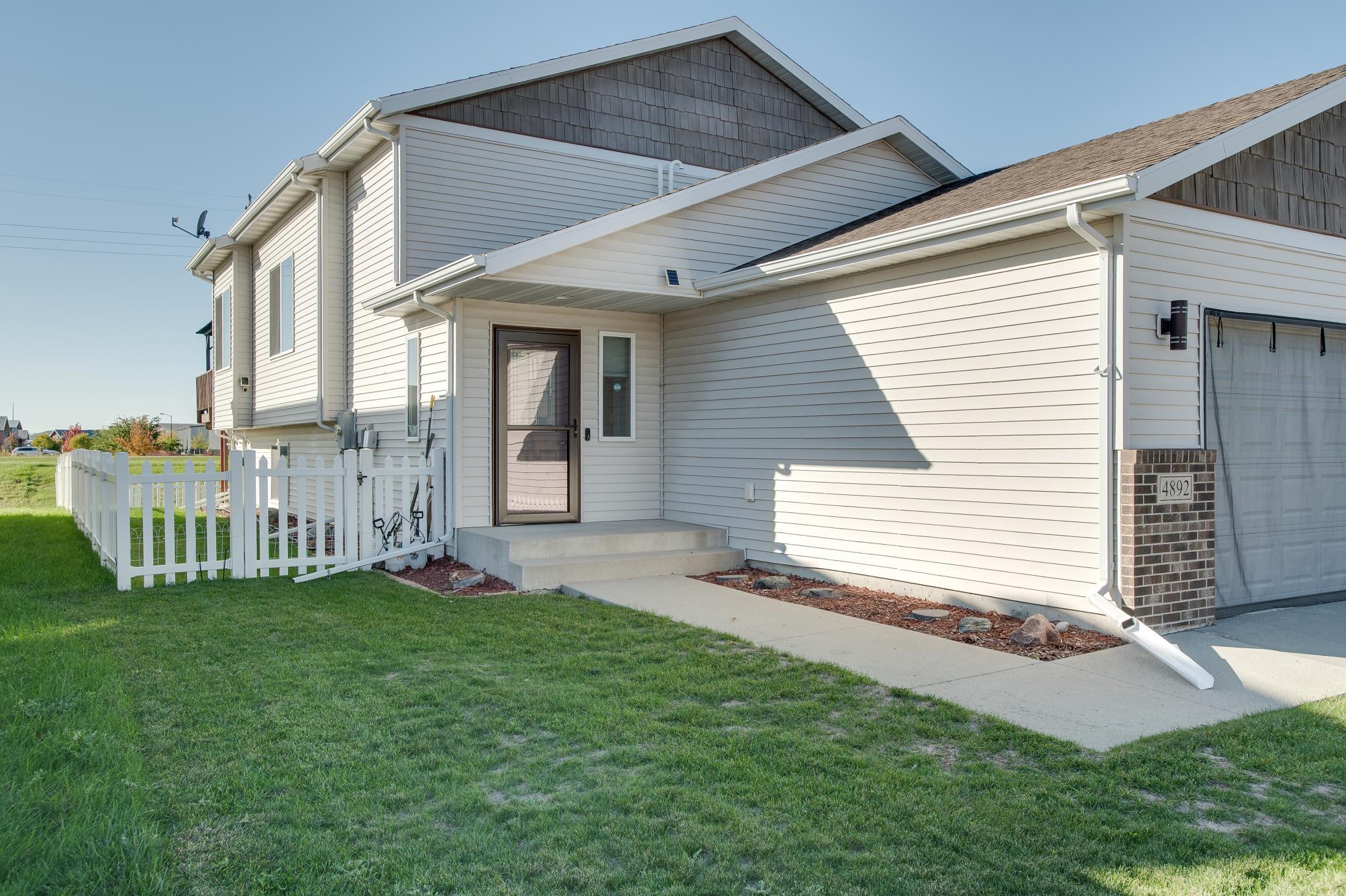 2008 single family home for sale at 4892 51st Avenue S in Fargo, ND — 4 bed, 2 bath (photo 5 of 43)