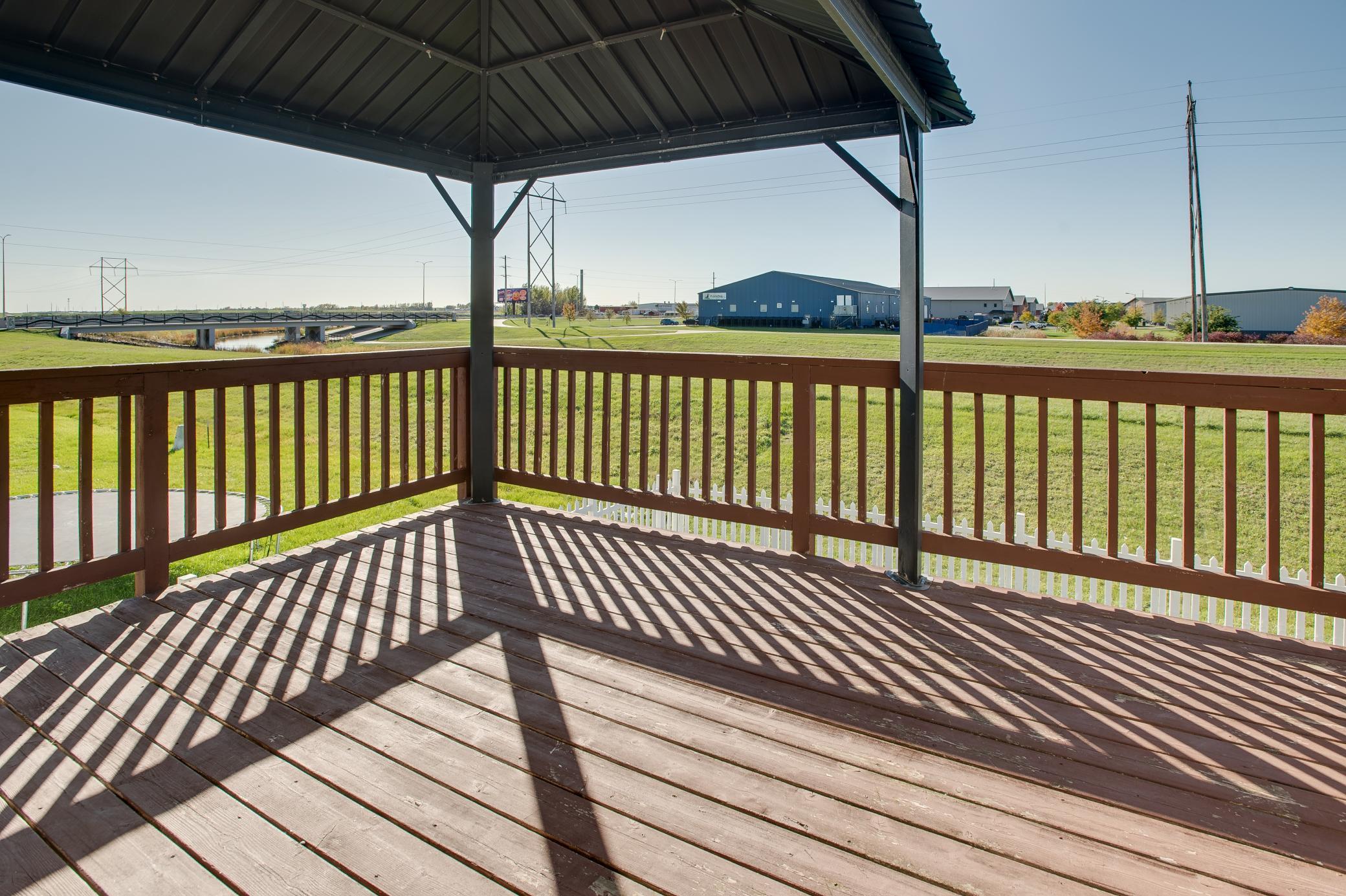 2008 single family home for sale at 4892 51st Avenue S in Fargo, ND — 4 bed, 2 bath (photo 6 of 43)