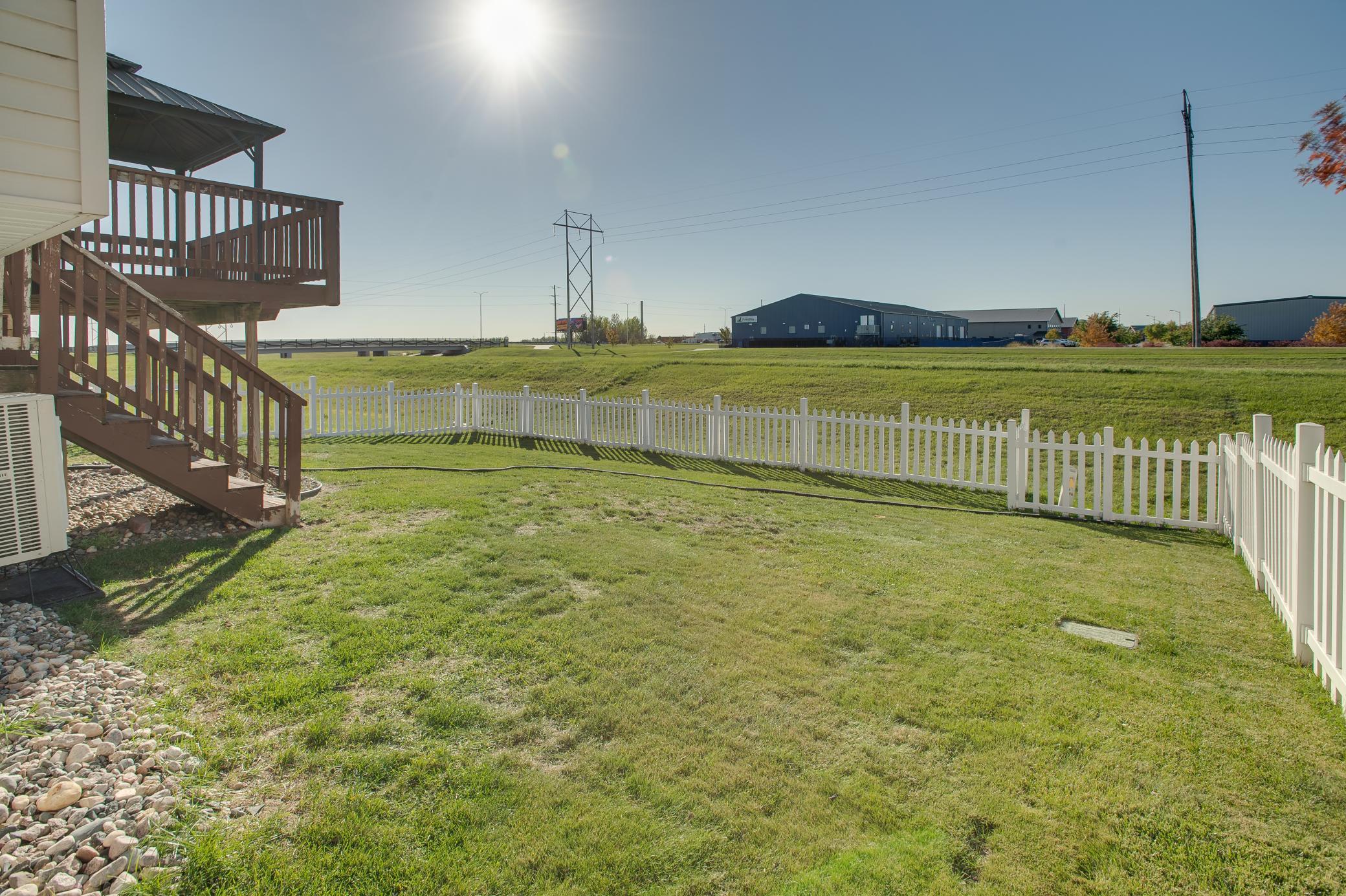 2008 single family home for sale at 4892 51st Avenue S in Fargo, ND — 4 bed, 2 bath (photo 10 of 43)