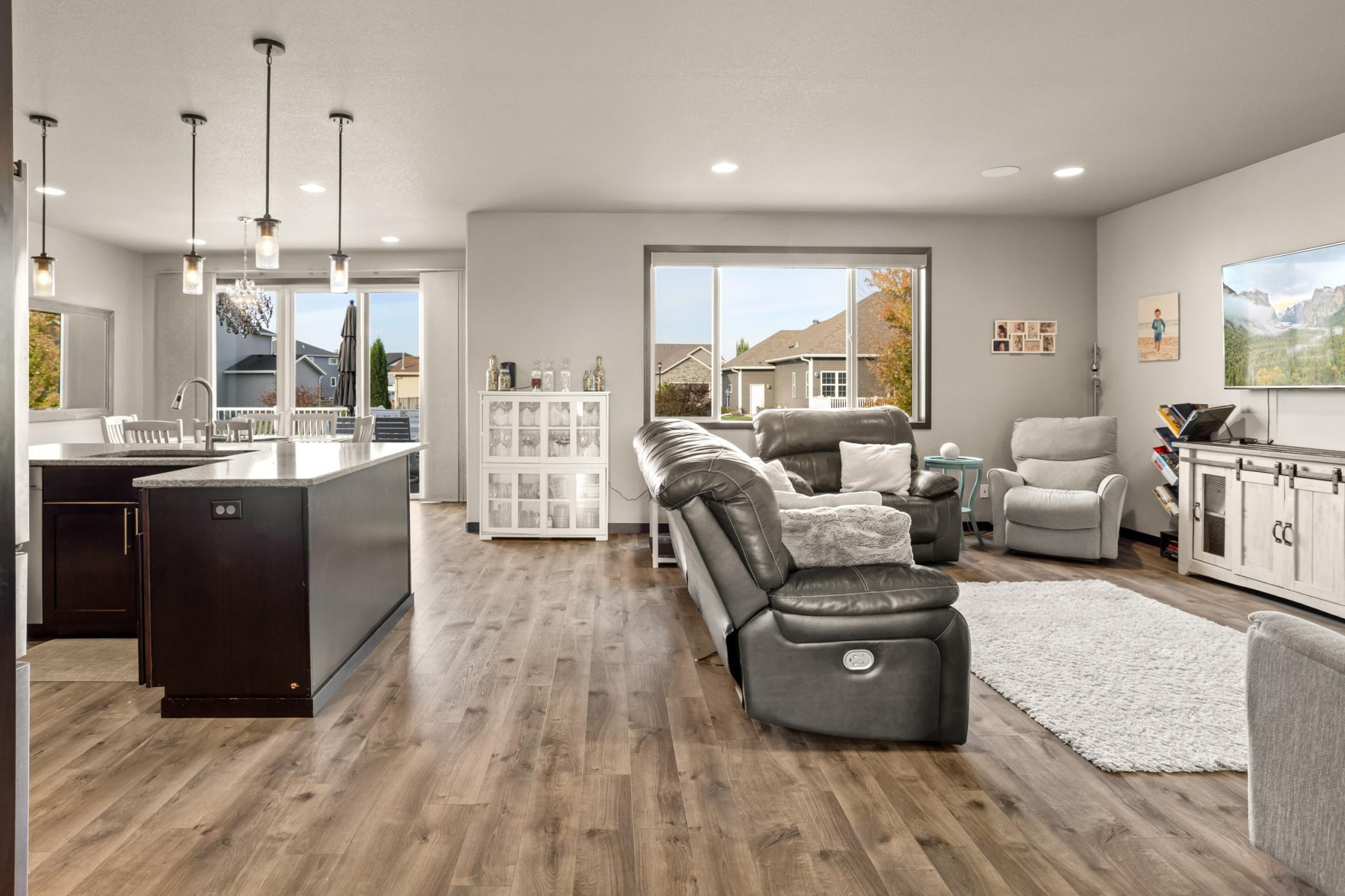 2015 single family home for sale at 3652 Bell Boulevard E in West Fargo, ND — 5 bed, 4 bath (photo 13 of 61)
