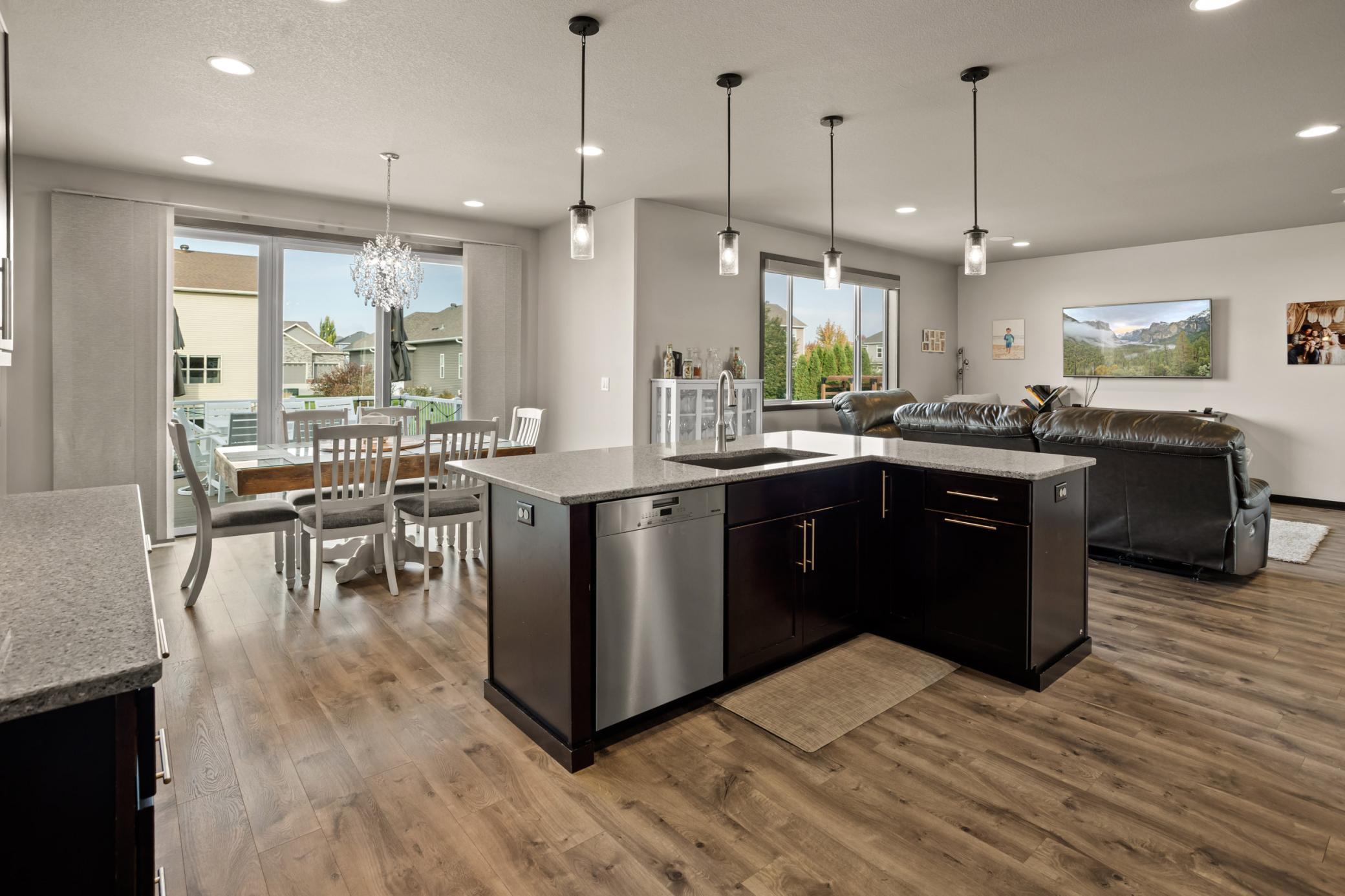 2015 single family home for sale at 3652 Bell Boulevard E in West Fargo, ND — 5 bed, 4 bath (photo 21 of 61)