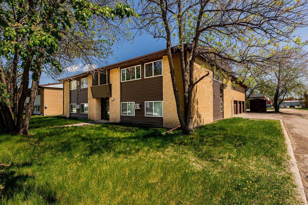 1959 triplex for sale at 1824 14th Street S in Fargo, ND — 8 bed, 5 bath