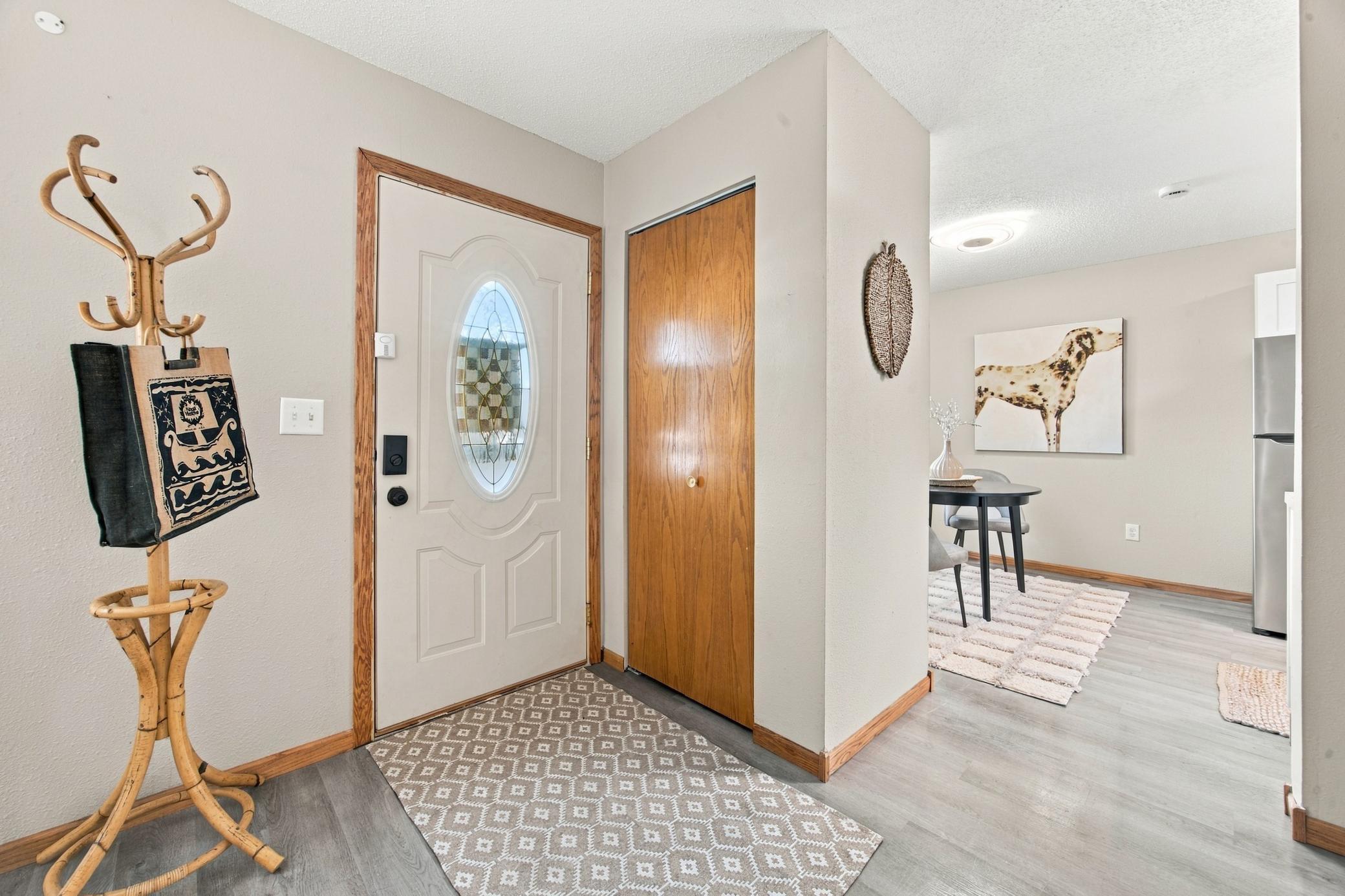 1975 home for sale at 974 5th Avenue W, Unit C in West Fargo, ND — 3 bed, 2 bath (photo 2 of 25)