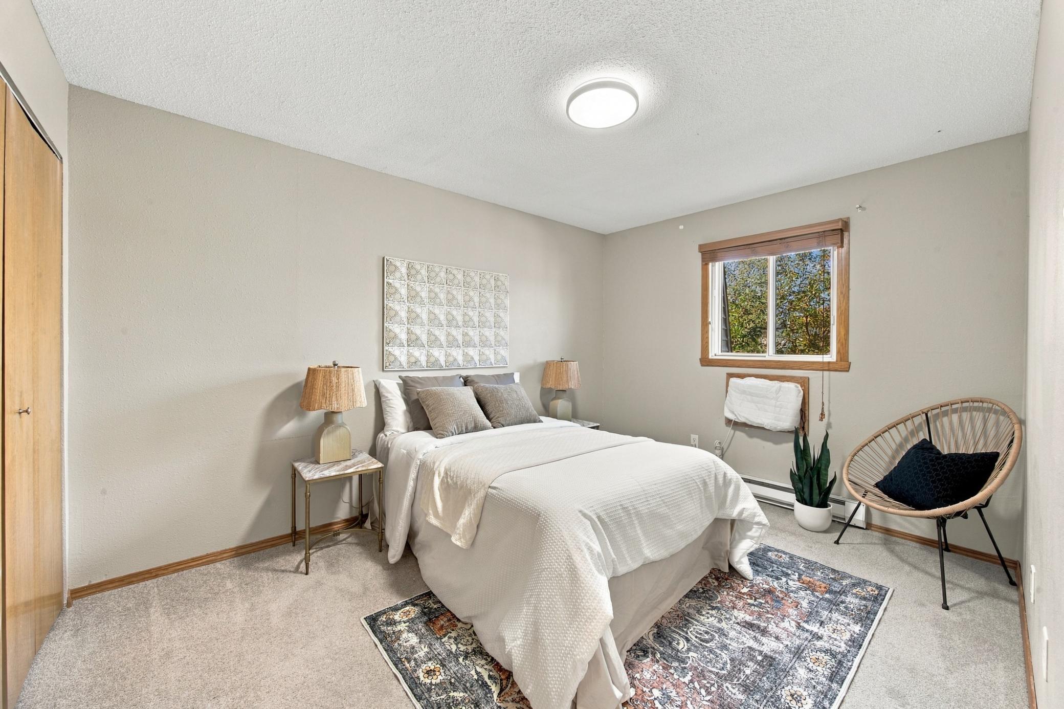 1975 home for sale at 974 5th Avenue W, Unit C in West Fargo, ND — 3 bed, 2 bath (photo 12 of 25)