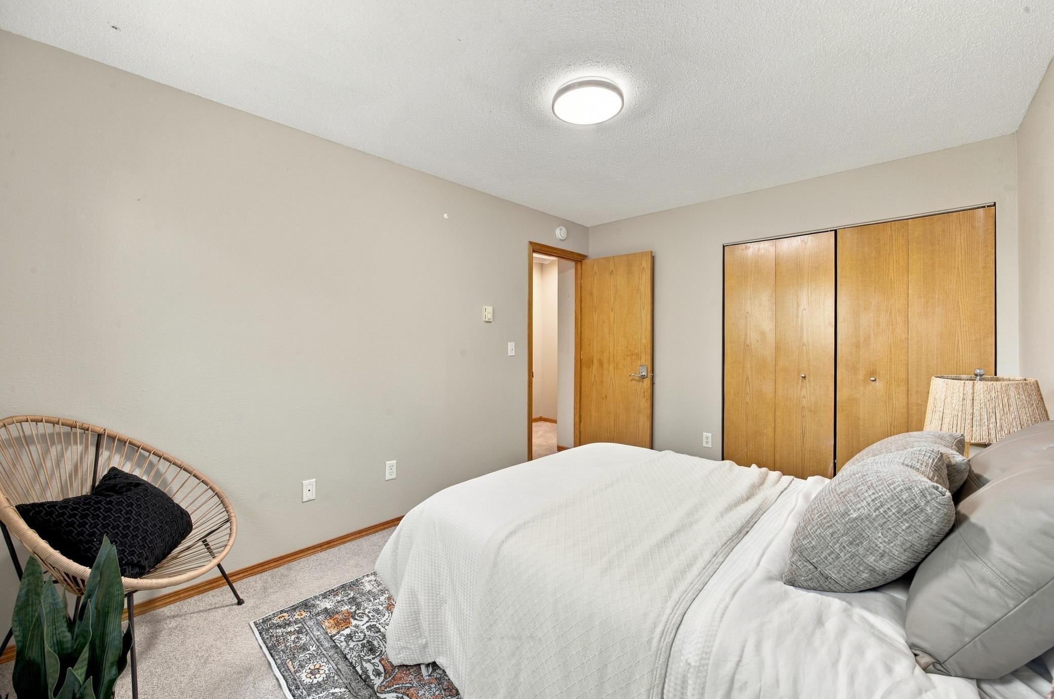1975 home for sale at 974 5th Avenue W, Unit C in West Fargo, ND — 3 bed, 2 bath (photo 13 of 25)