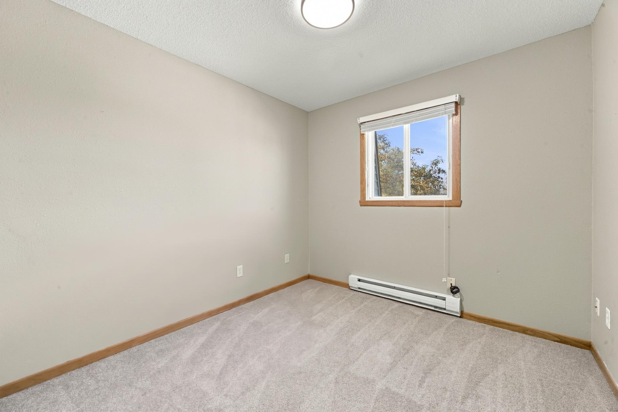 1975 home for sale at 974 5th Avenue W, Unit C in West Fargo, ND — 3 bed, 2 bath (photo 14 of 25)