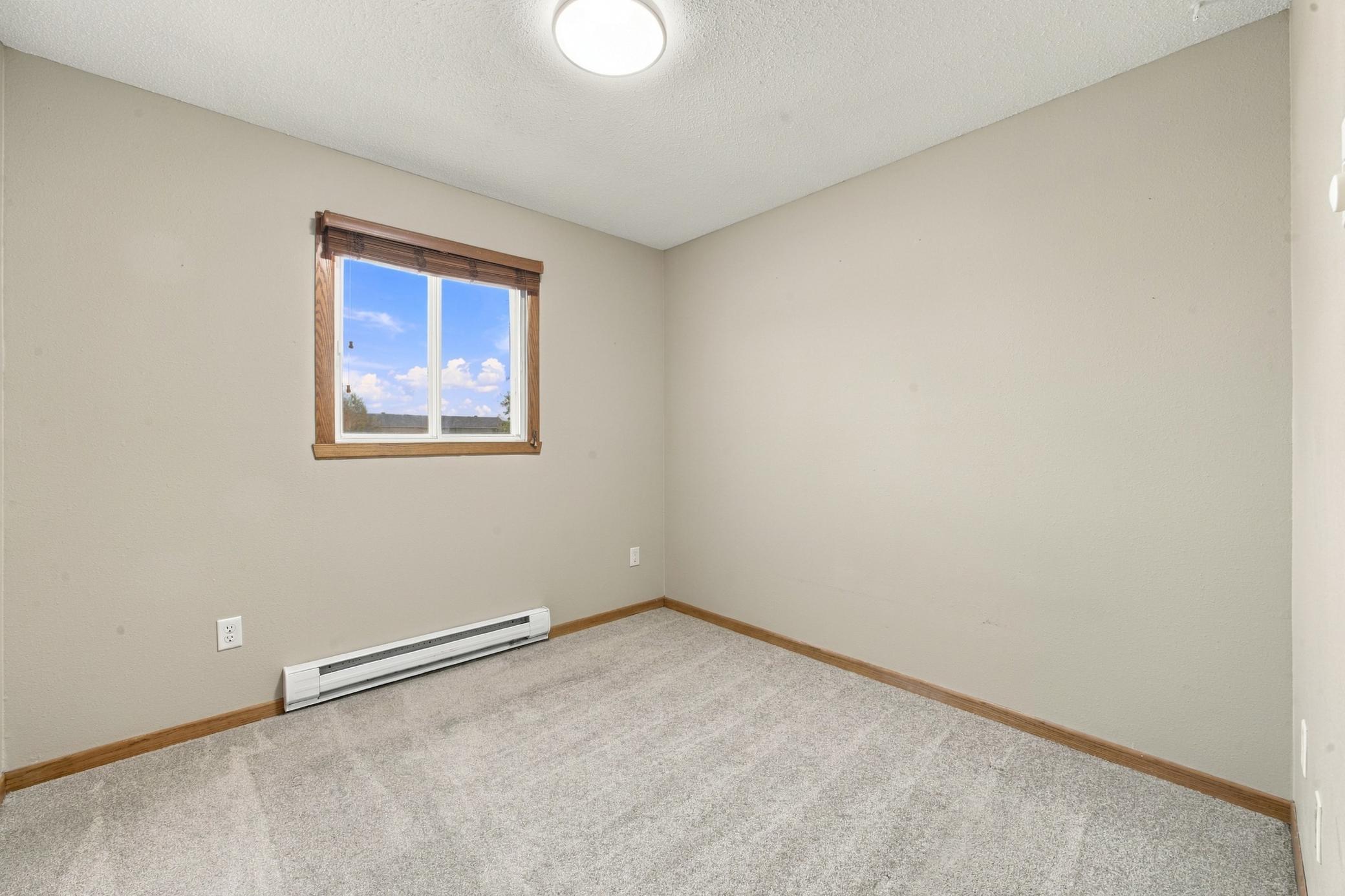 1975 home for sale at 974 5th Avenue W, Unit C in West Fargo, ND — 3 bed, 2 bath (photo 16 of 25)