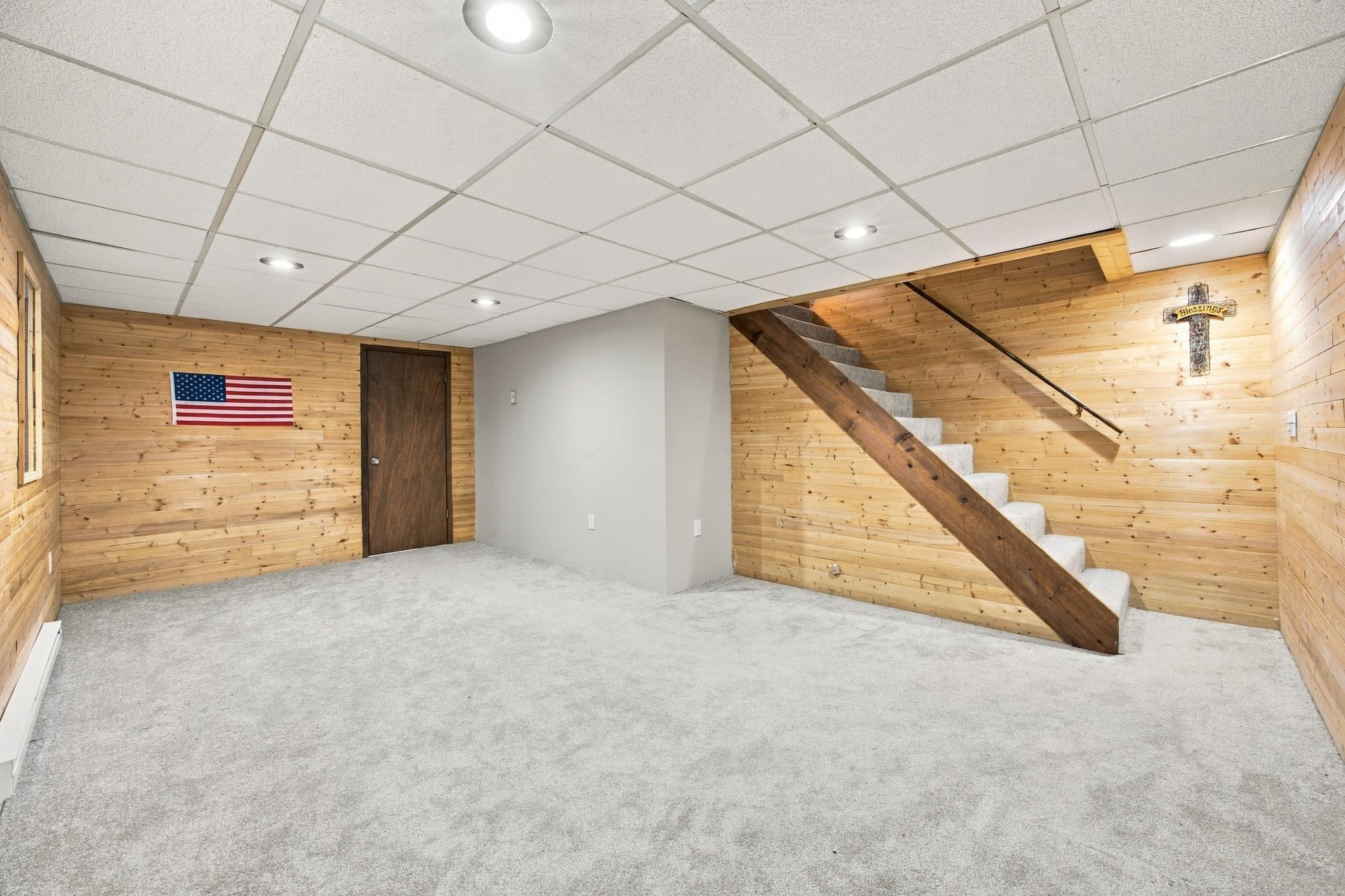 1975 home for sale at 974 5th Avenue W, Unit C in West Fargo, ND — 3 bed, 2 bath (photo 20 of 25)