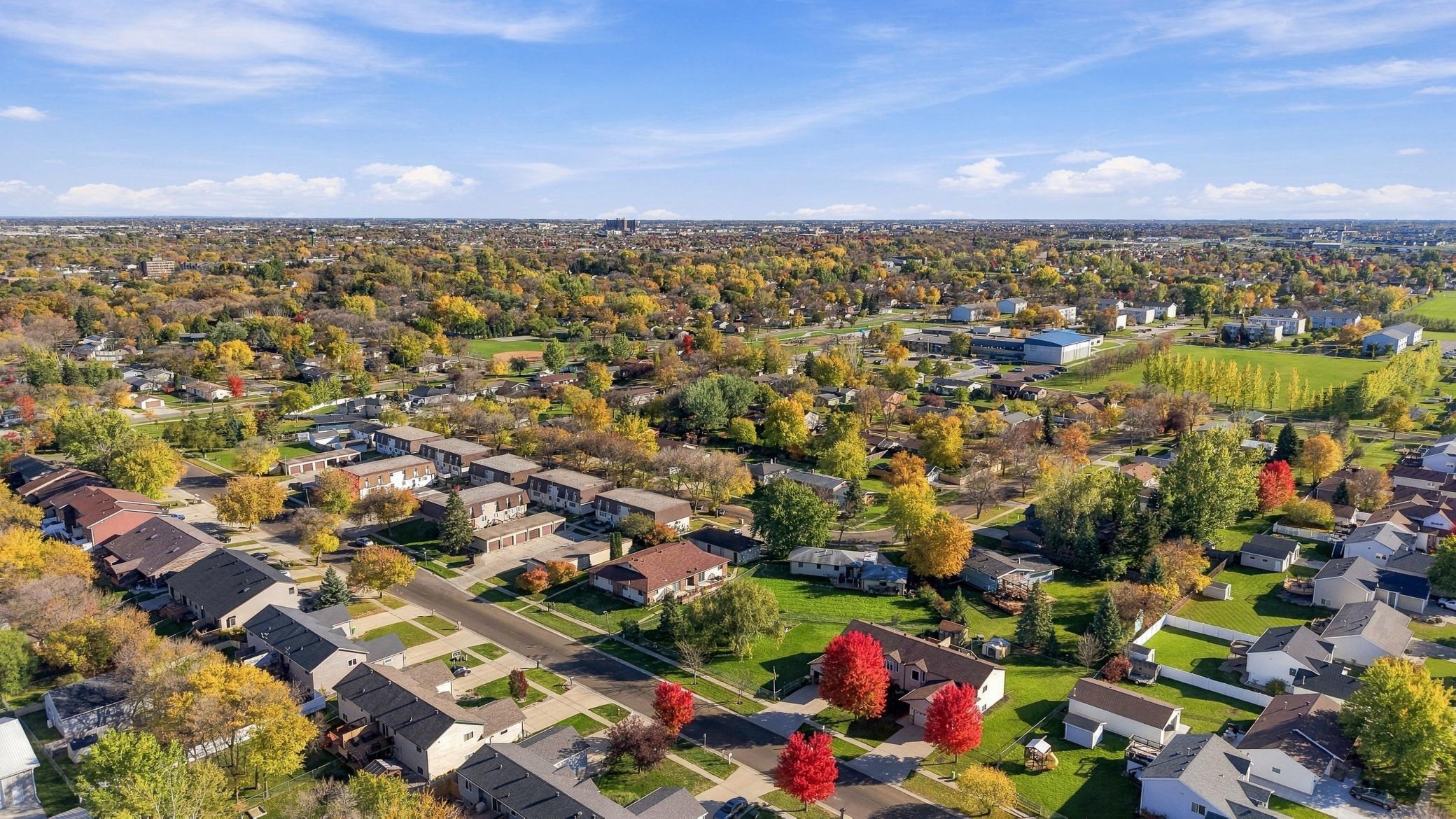 1975 home for sale at 974 5th Avenue W, Unit C in West Fargo, ND — 3 bed, 2 bath (photo 24 of 25)