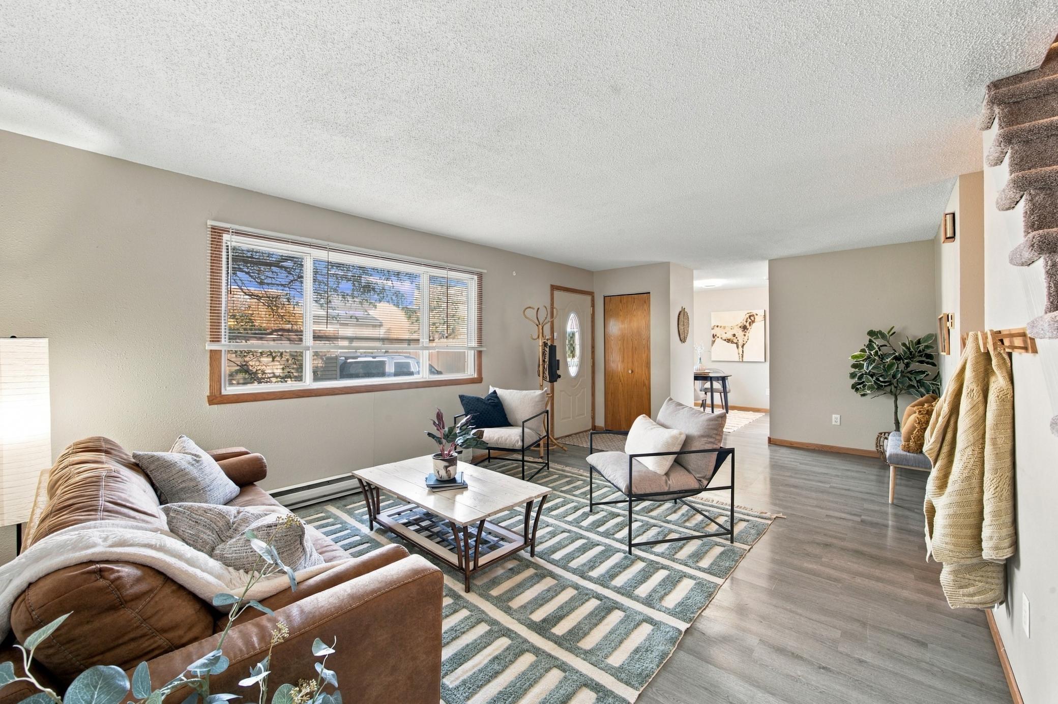 1975 home for sale at 974 5th Avenue W, Unit C in West Fargo, ND — 3 bed, 2 bath (photo 5 of 25)