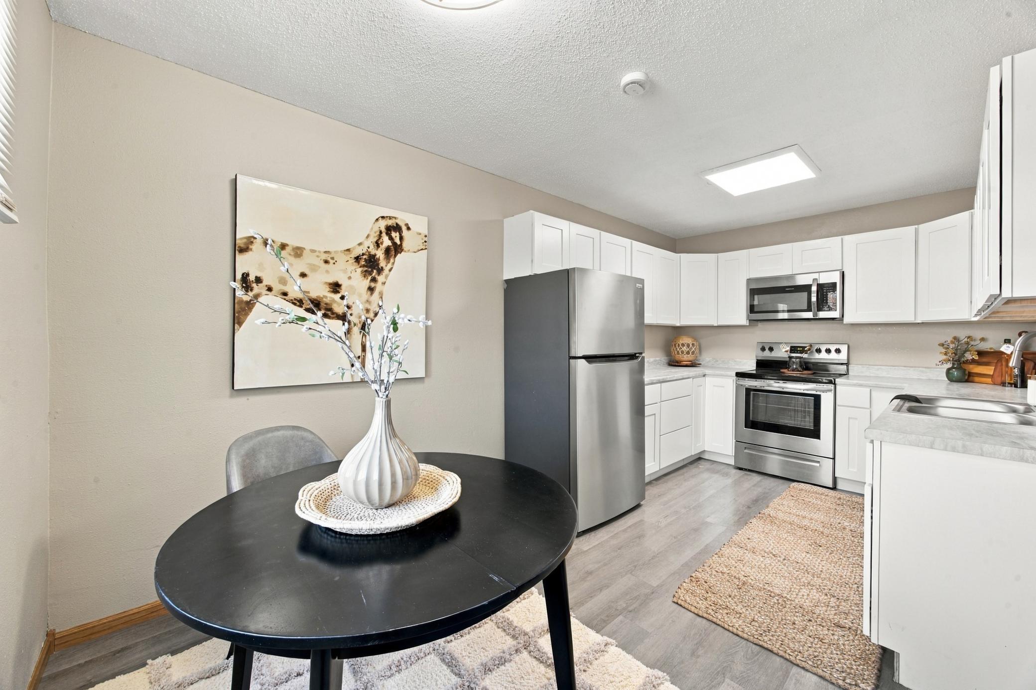 1975 home for sale at 974 5th Avenue W, Unit C in West Fargo, ND — 3 bed, 2 bath (photo 10 of 25)