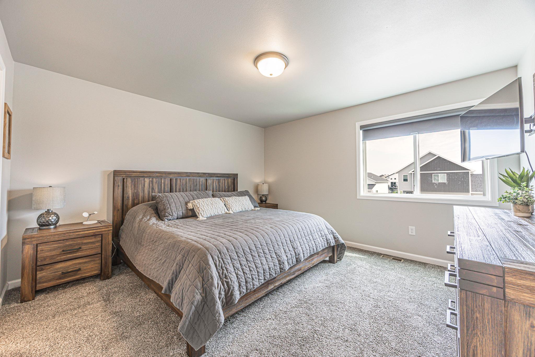 2022 single family home for sale at 7371 26th Street S in Fargo, ND — 4 bed, 3 bath (photo 18 of 46)