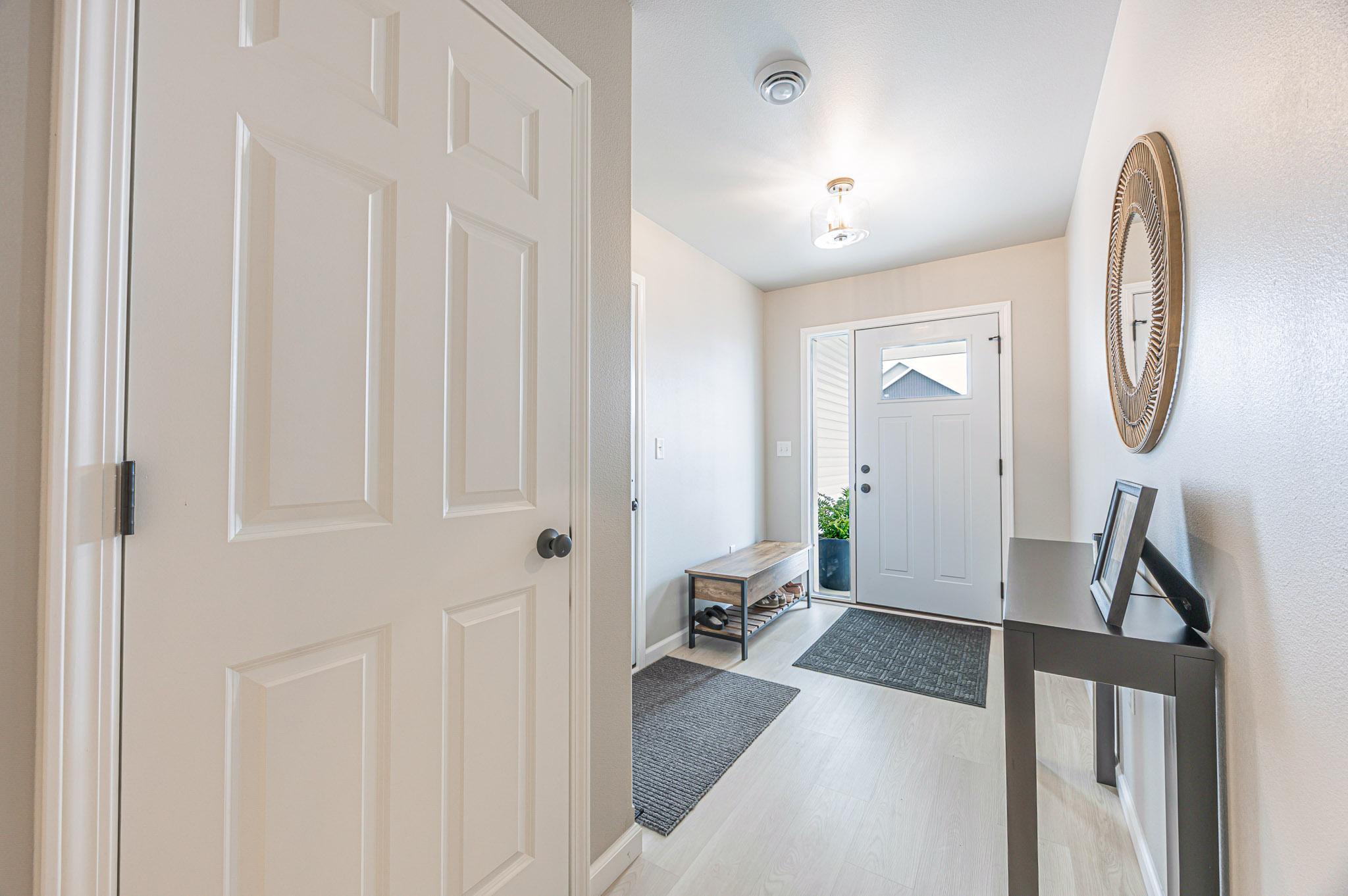 2022 single family home for sale at 7371 26th Street S in Fargo, ND — 4 bed, 3 bath (photo 6 of 46)