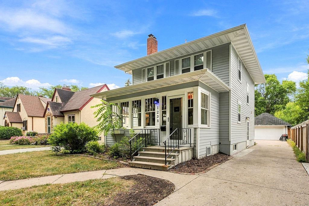 1927 single family home for sale at 1238 4th Street N in Fargo, ND — 4 bed, 2 bath (photo 2 of 42)