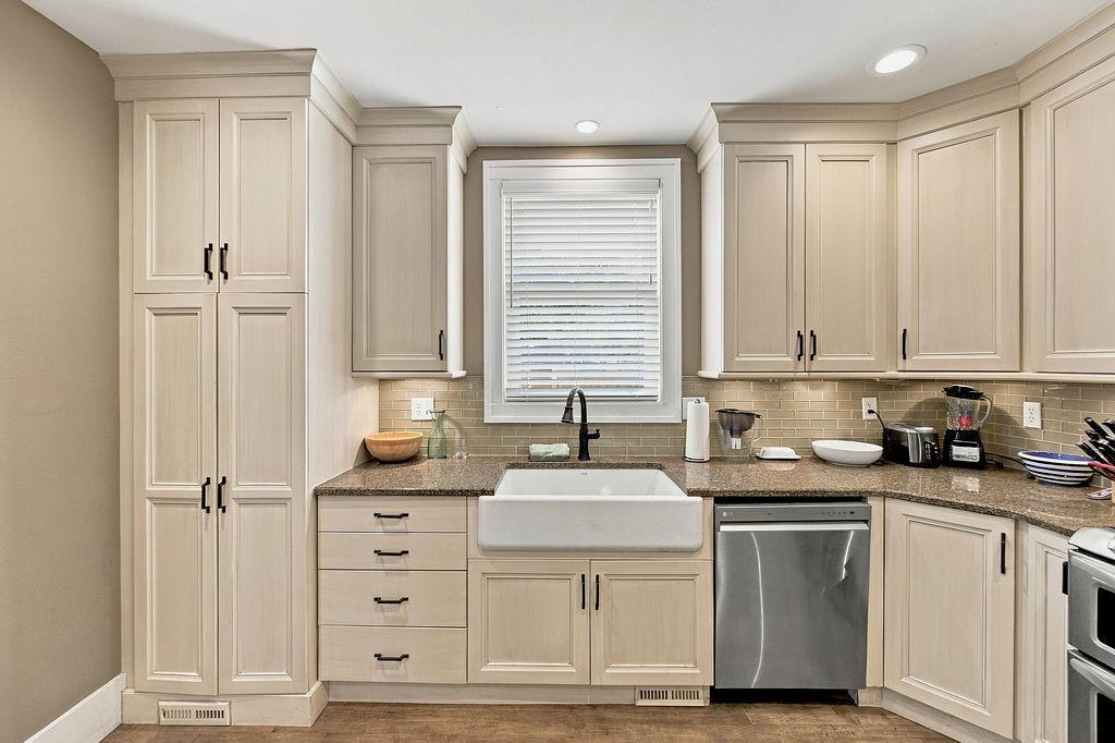 1927 single family home for sale at 1238 4th Street N in Fargo, ND — 4 bed, 2 bath (photo 18 of 42)