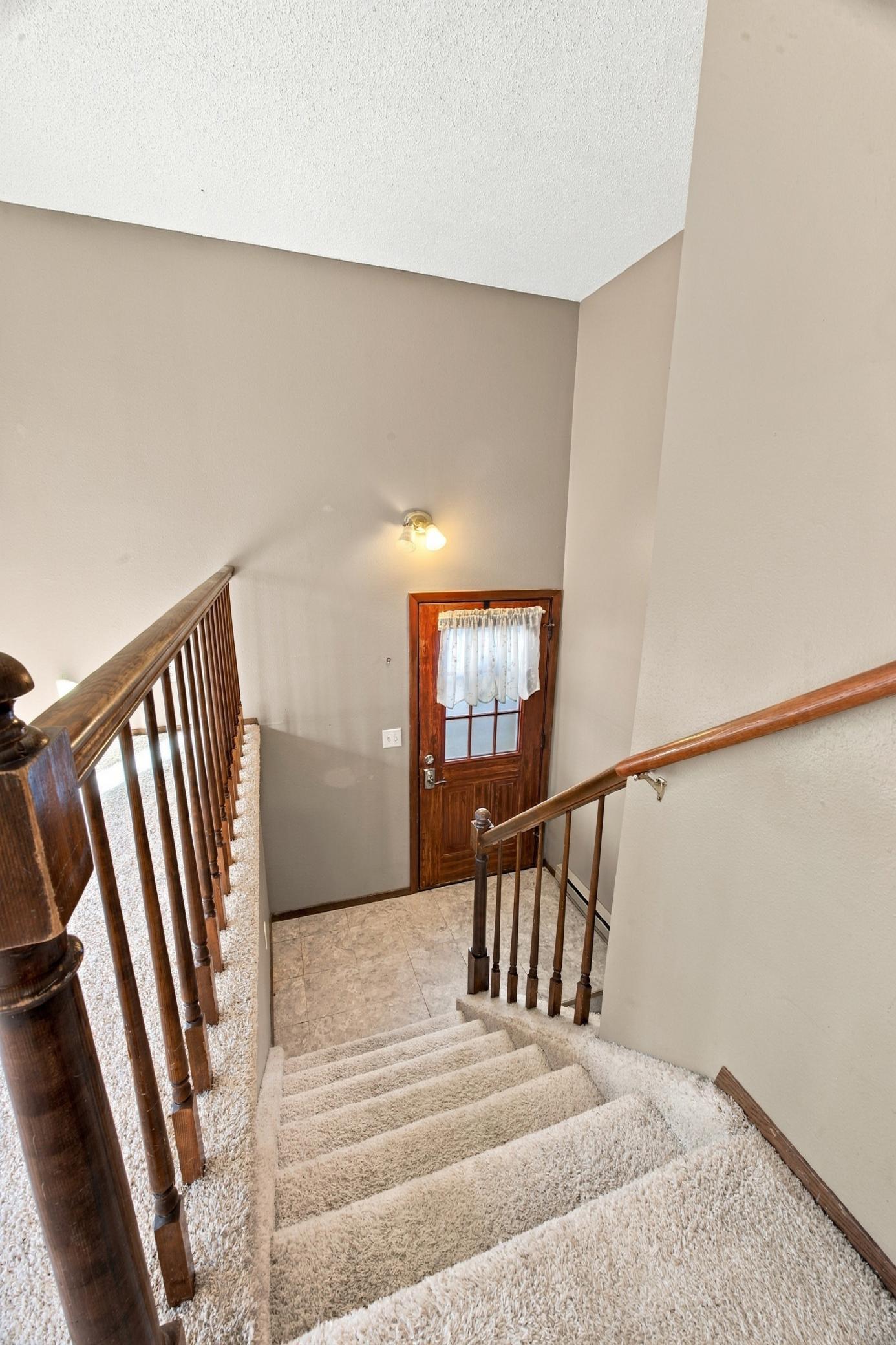 1986 twin home for sale at 1528 34 1/2 Avenue S in Fargo, ND — 3 bed, 2 bath (photo 11 of 30)