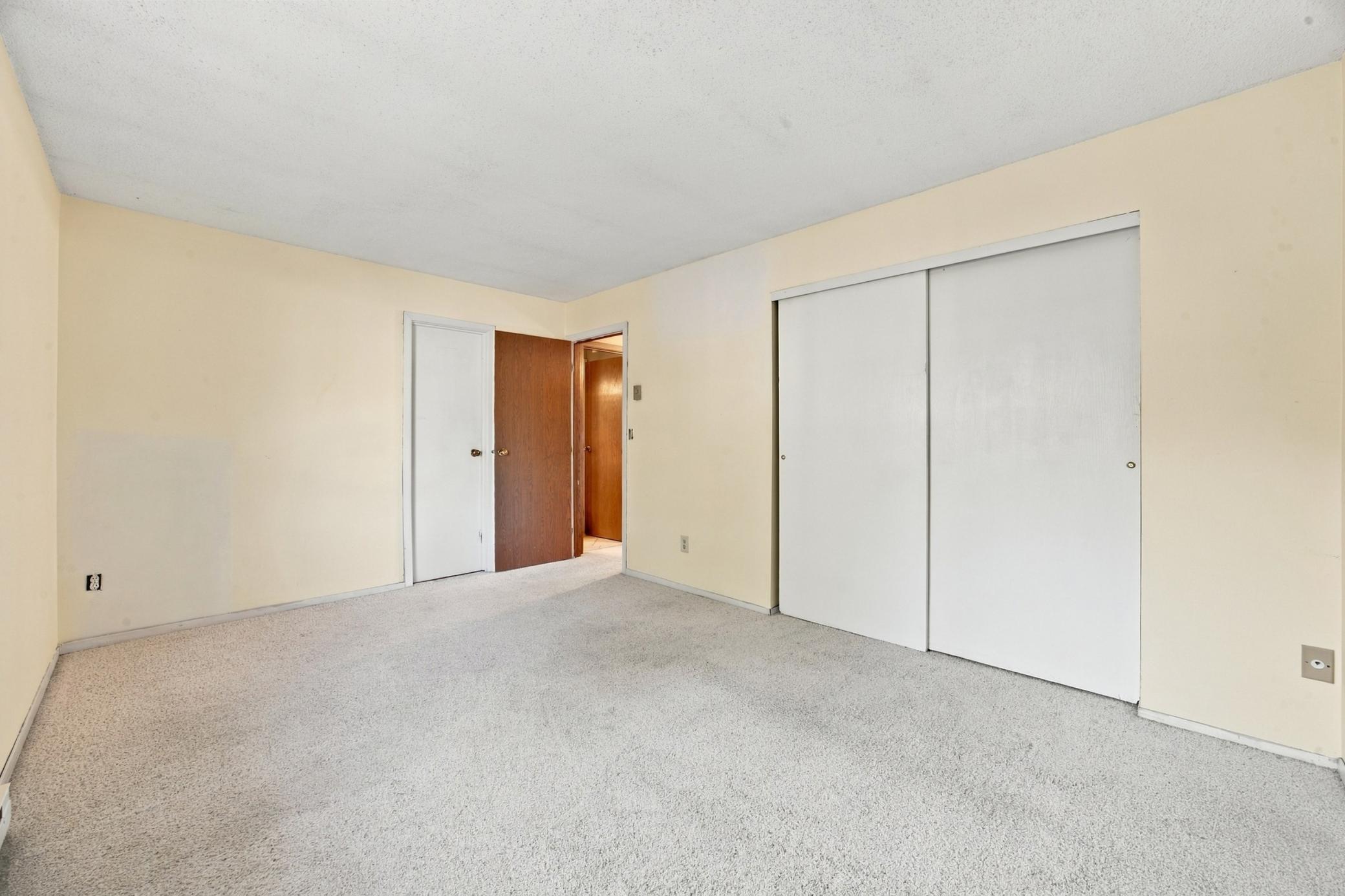 1986 twin home for sale at 1528 34 1/2 Avenue S in Fargo, ND — 3 bed, 2 bath (photo 18 of 30)