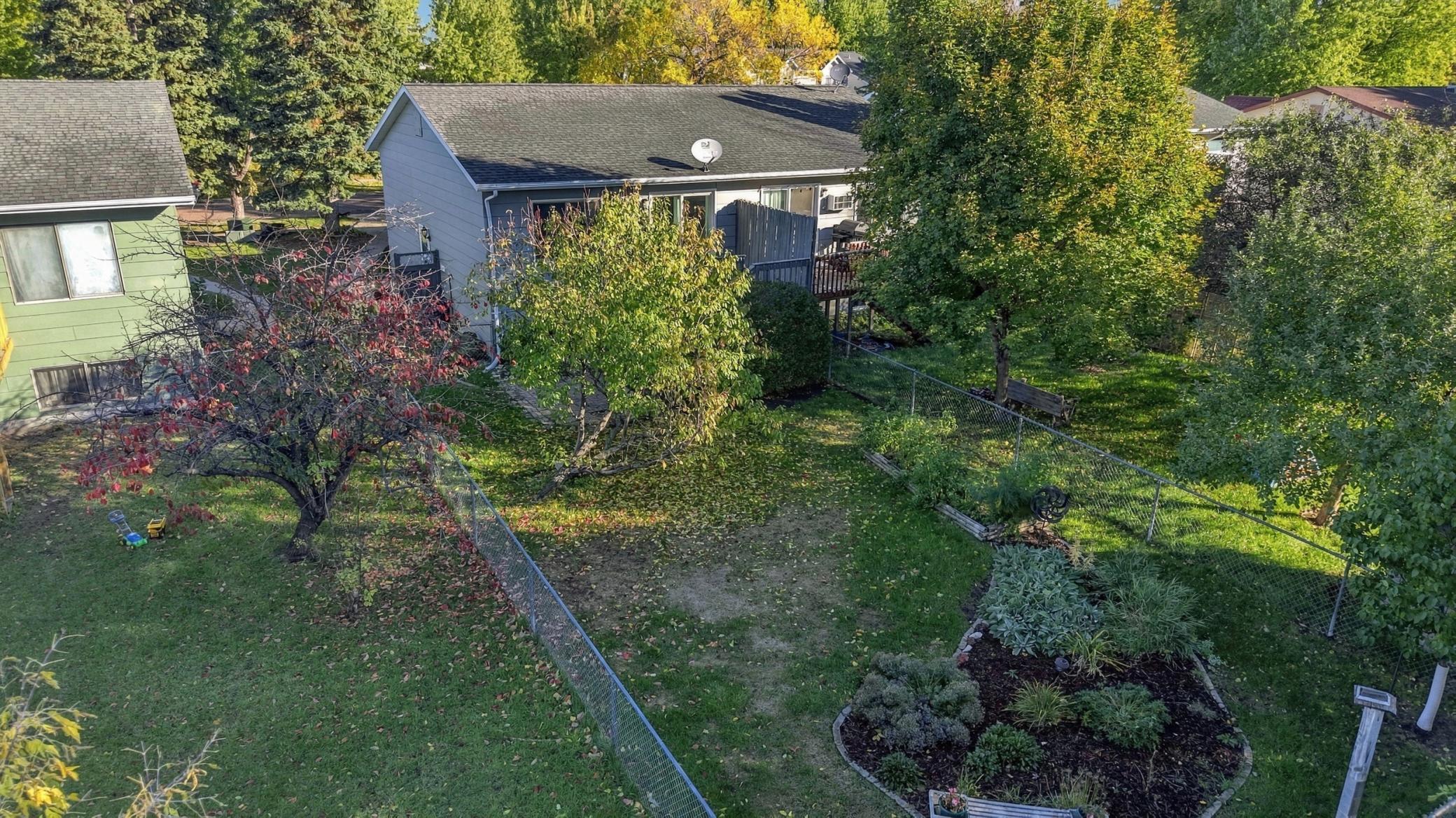1986 twin home for sale at 1528 34 1/2 Avenue S in Fargo, ND — 3 bed, 2 bath (photo 29 of 30)