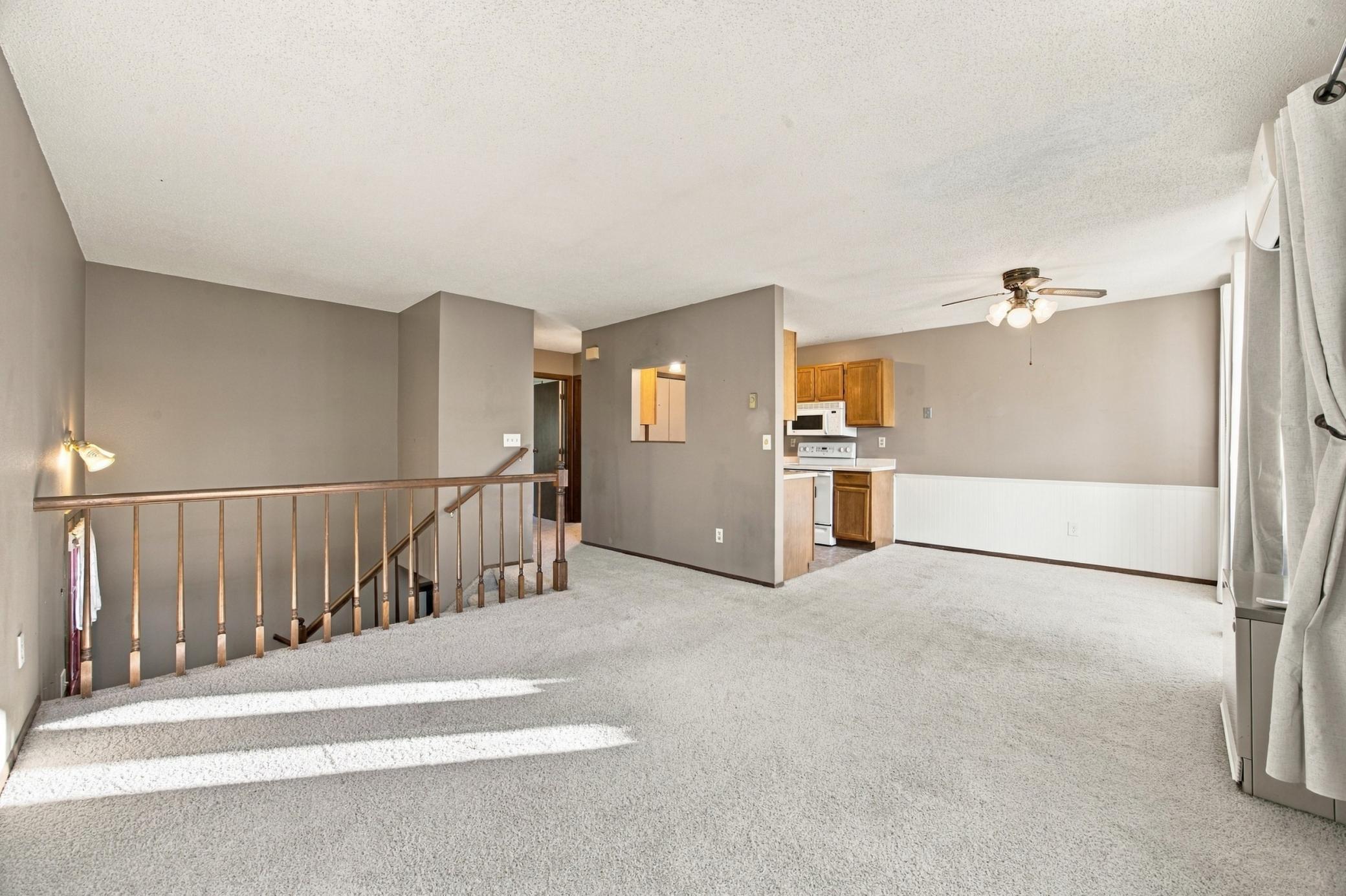 1986 twin home for sale at 1528 34 1/2 Avenue S in Fargo, ND — 3 bed, 2 bath (photo 4 of 30)