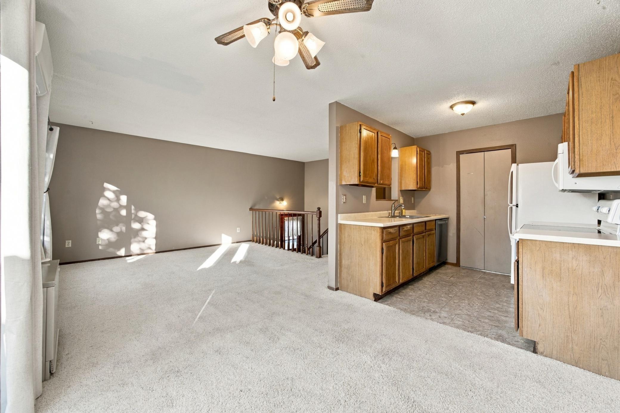 1986 twin home for sale at 1528 34 1/2 Avenue S in Fargo, ND — 3 bed, 2 bath (photo 10 of 30)