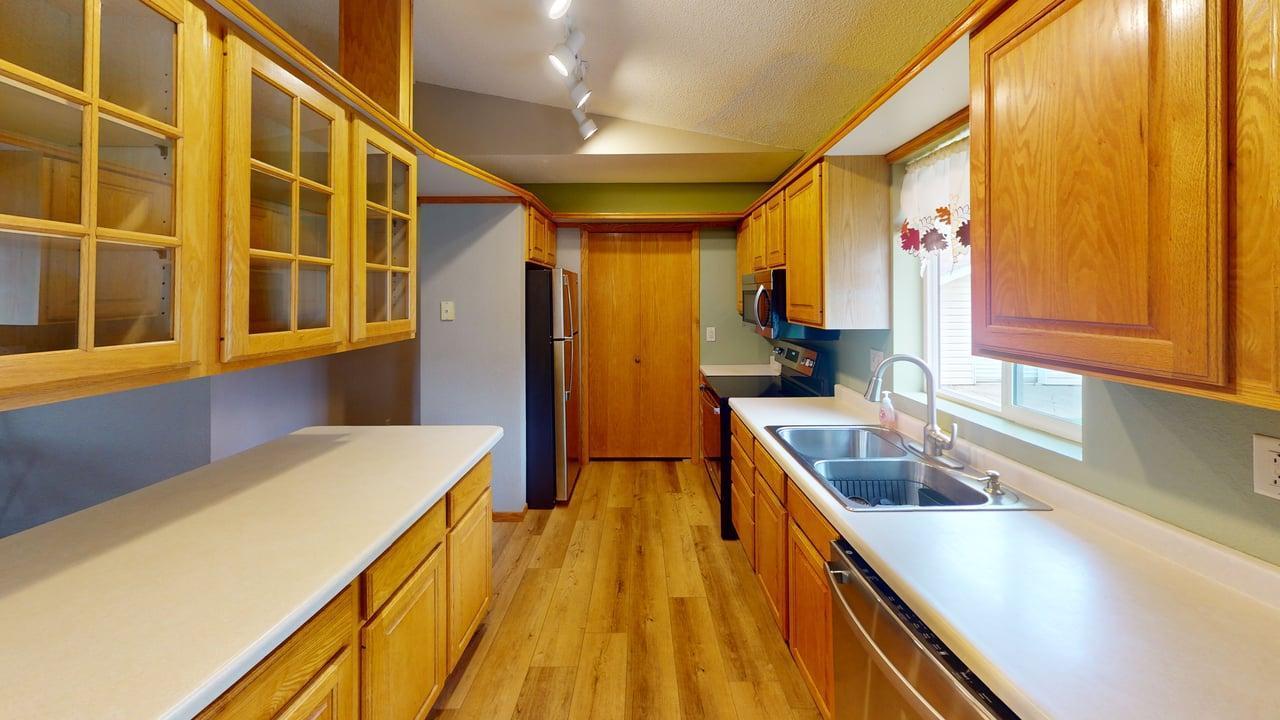 1999 townhouse for sale at 699 Osage Street E in Osakis, MN — 2 bed, 2 bath (photo 7 of 22)
