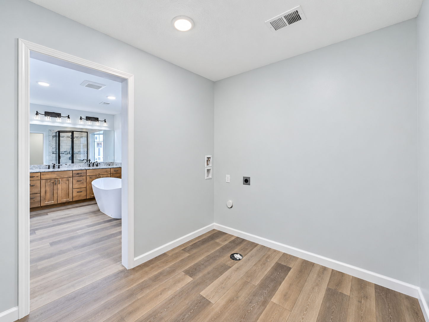 2025 single family home for sale at 16 Deblock Lane in Crosby, MN — 3 bed, 3 bath (photo 21 of 36)