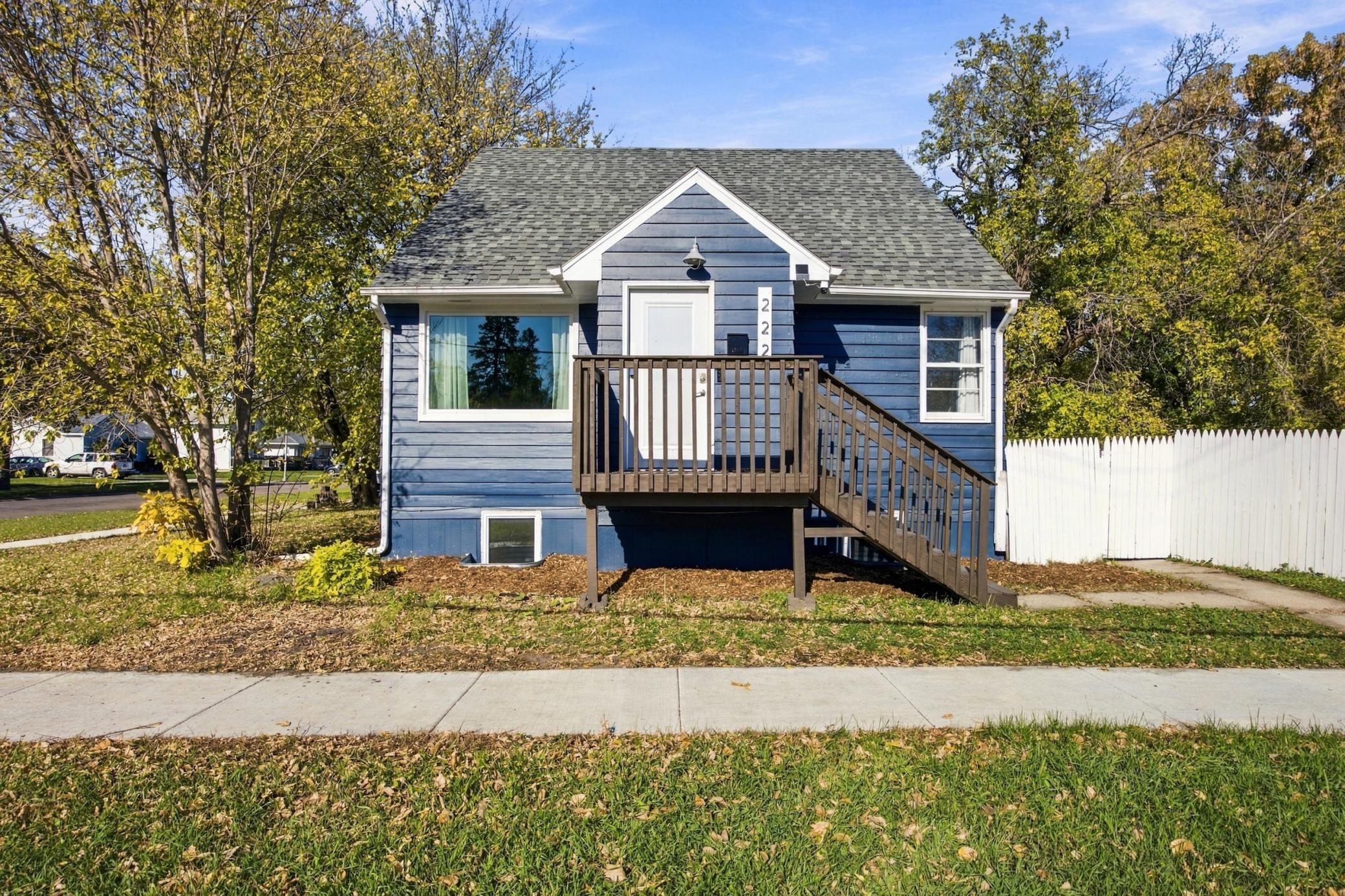 1949 single family home for sale at 222 22nd Street S in Fargo, ND — 5 bed, 2 bath