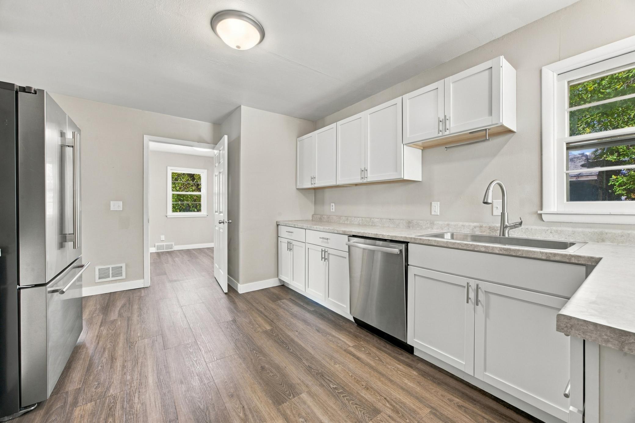 1949 single family home for sale at 222 22nd Street S in Fargo, ND — 5 bed, 2 bath (photo 11 of 38)