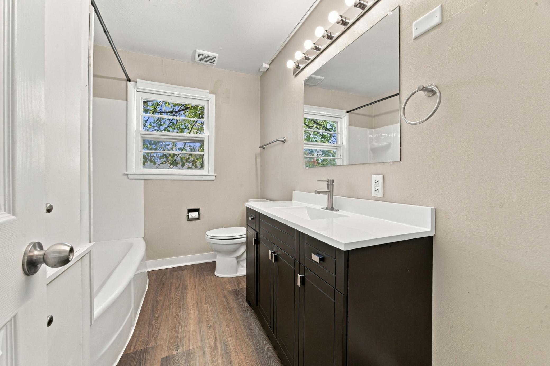 1949 single family home for sale at 222 22nd Street S in Fargo, ND — 5 bed, 2 bath (photo 16 of 38)