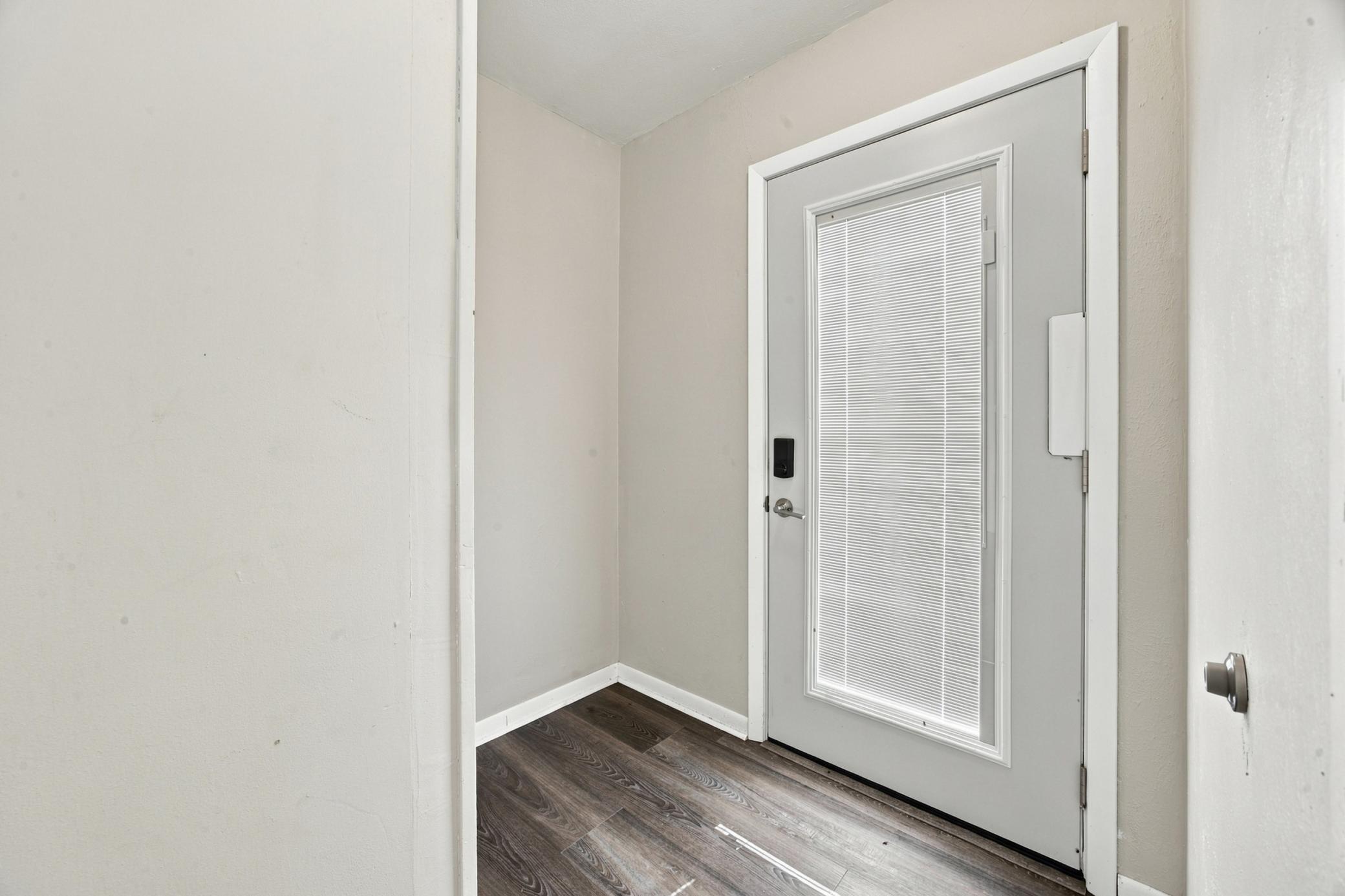 1949 single family home for sale at 222 22nd Street S in Fargo, ND — 5 bed, 2 bath (photo 4 of 38)