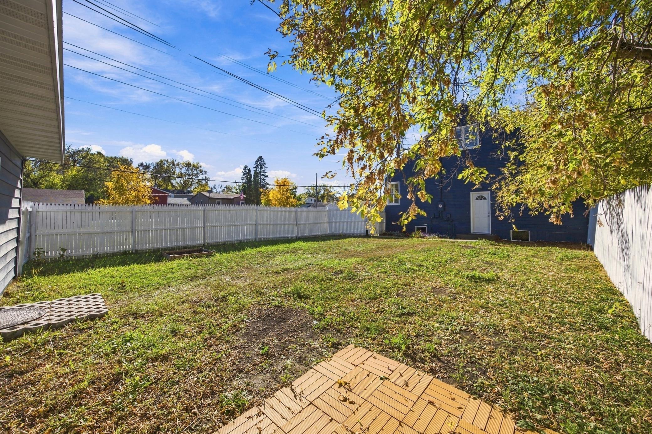 1949 single family home for sale at 222 22nd Street S in Fargo, ND — 5 bed, 2 bath (photo 33 of 38)