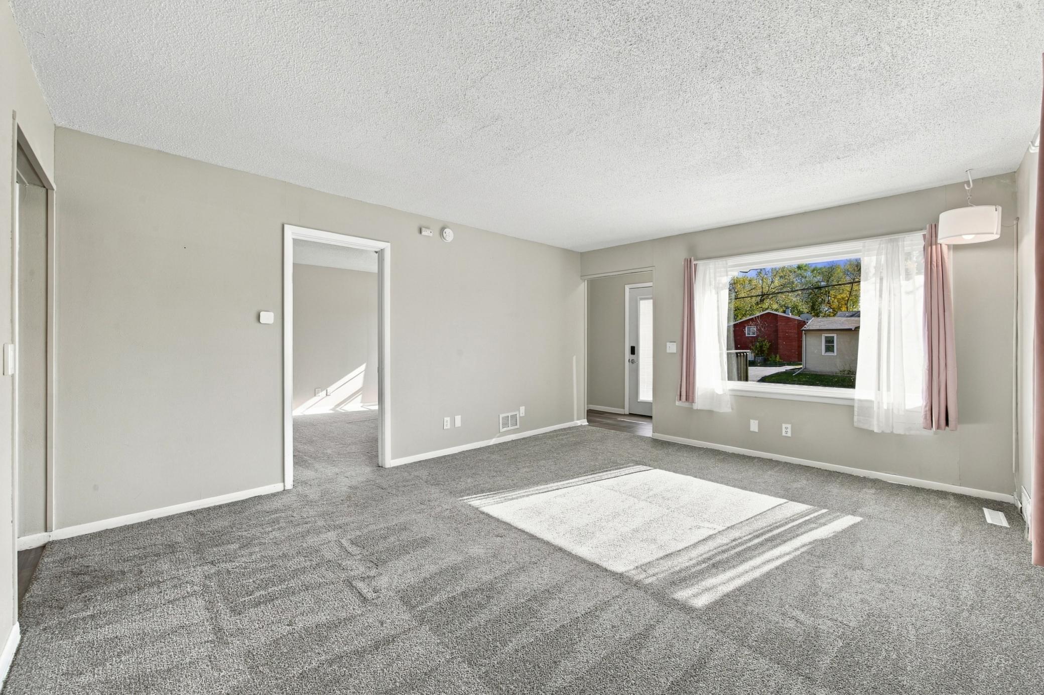 1949 single family home for sale at 222 22nd Street S in Fargo, ND — 5 bed, 2 bath (photo 8 of 38)
