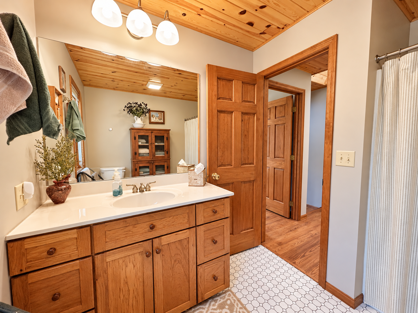 2001 single family home for sale at 2475 N Shore Drive NW in Cass Lake, MN — 3 bed, 3 bath (photo 35 of 58)