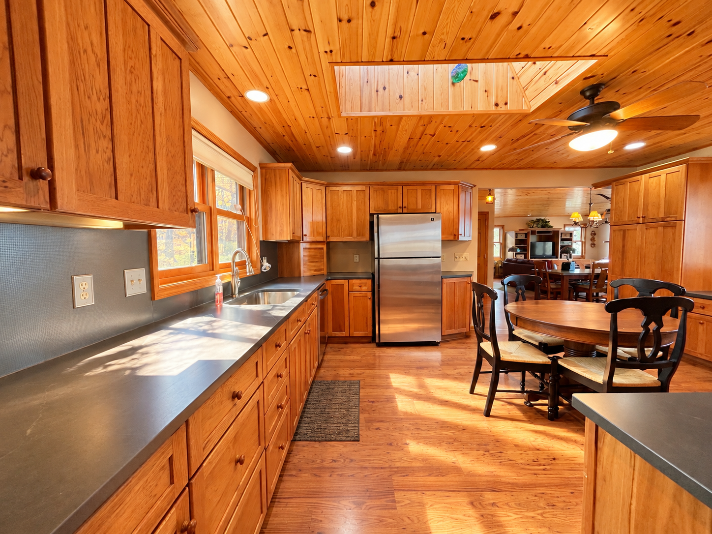 2001 single family home for sale at 2475 N Shore Drive NW in Cass Lake, MN — 3 bed, 3 bath (photo 6 of 58)