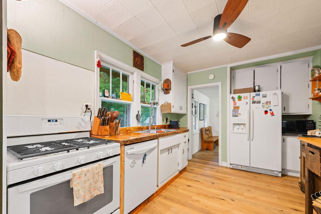 1970 single family home for sale at 1406 Balsam Lane in Lake Shore, MN — 2 bed, 1 bath (photo 9 of 64)