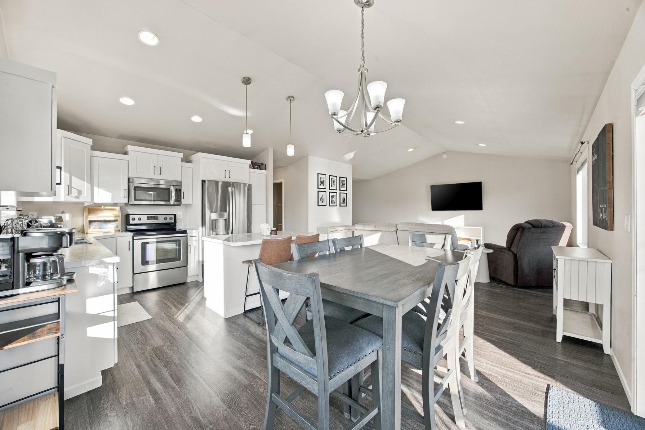 2015 townhouse for sale at 3372 27th Street S in Moorhead, MN — 3 bed, 2 bath (photo 12 of 35)