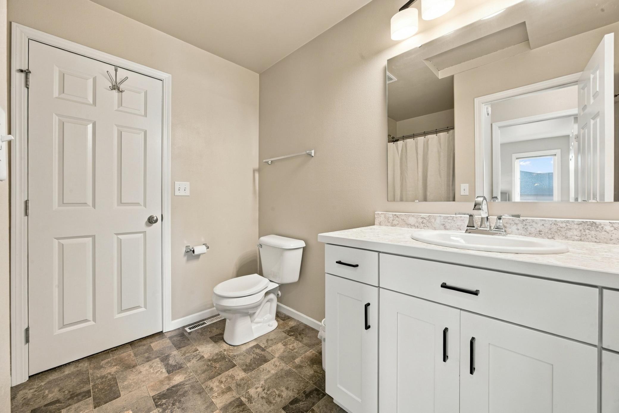 2015 townhouse for sale at 3372 27th Street S in Moorhead, MN — 3 bed, 2 bath (photo 16 of 35)