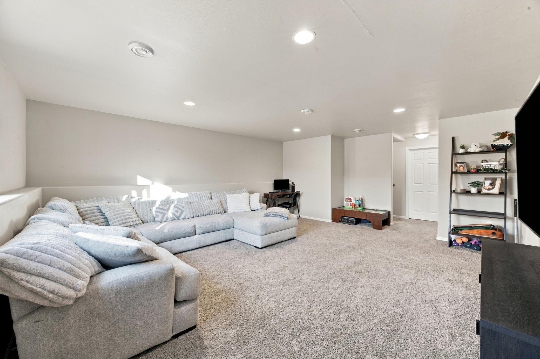 2015 townhouse for sale at 3372 27th Street S in Moorhead, MN — 3 bed, 2 bath (photo 18 of 35)
