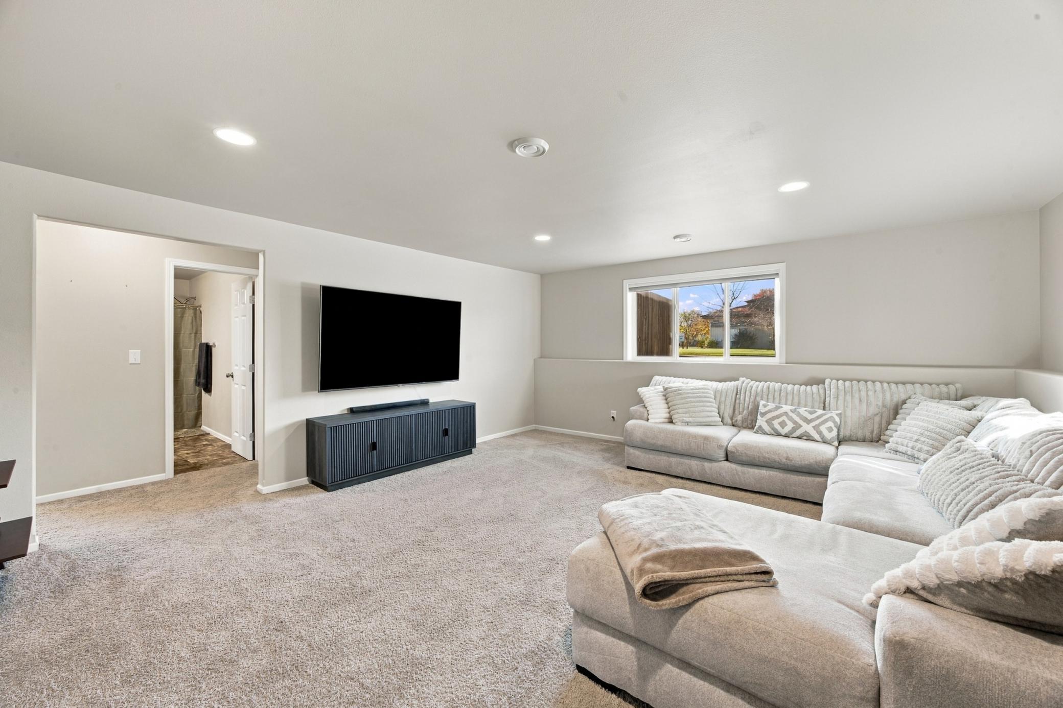 2015 townhouse for sale at 3372 27th Street S in Moorhead, MN — 3 bed, 2 bath (photo 19 of 35)