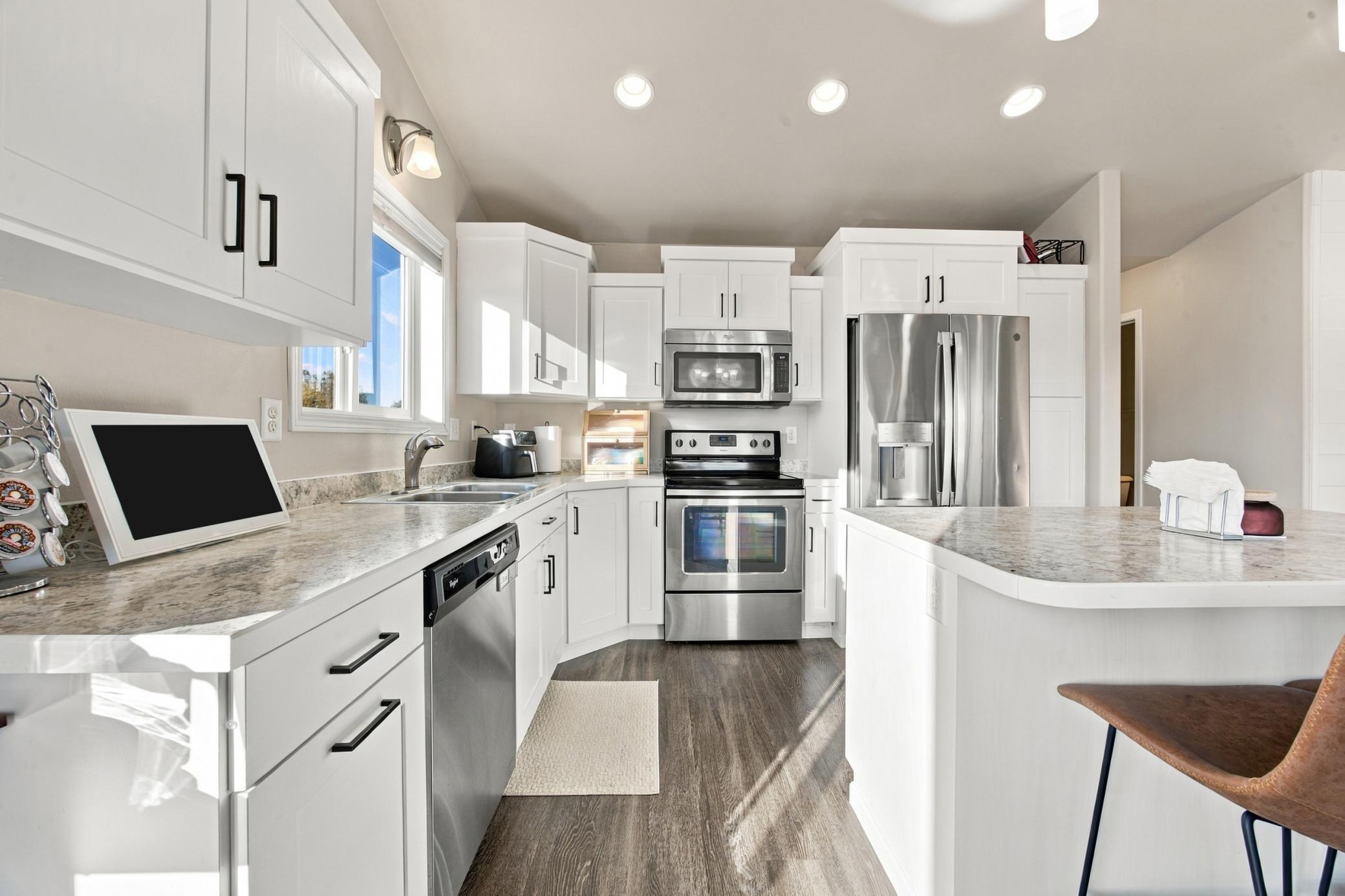 2015 townhouse for sale at 3372 27th Street S in Moorhead, MN — 3 bed, 2 bath (photo 9 of 35)