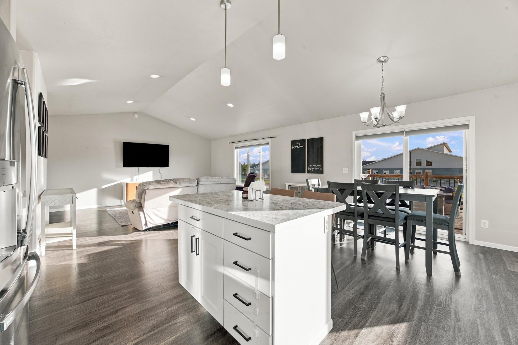 2015 townhouse for sale at 3372 27th Street S in Moorhead, MN — 3 bed, 2 bath (photo 10 of 35)