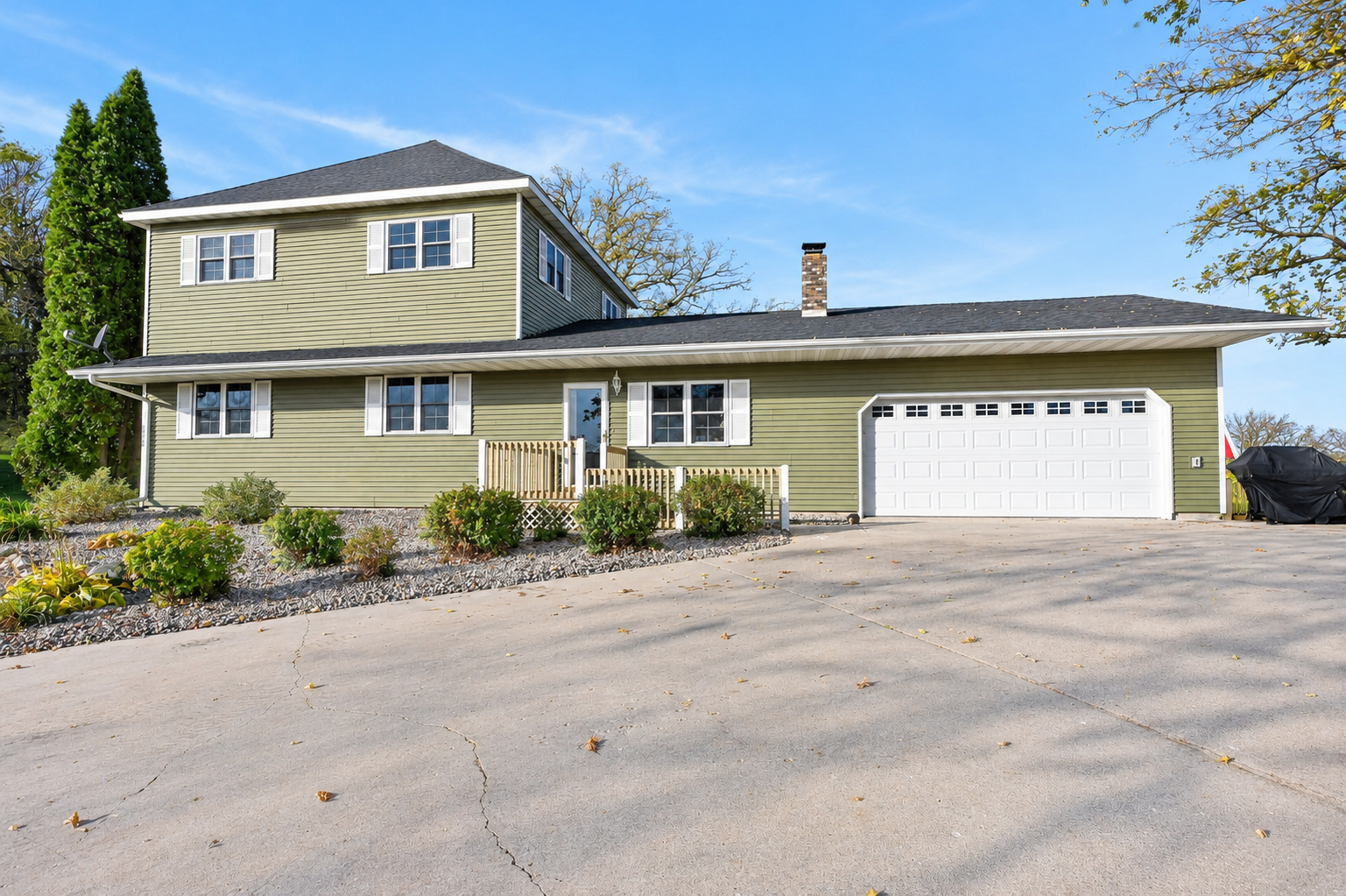 1914 single family home for sale at 20172 County 2 in Sauk Centre, MN — 4 bed, 2 bath (photo 9 of 118)