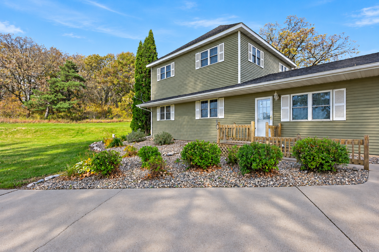 1914 single family home for sale at 20172 County 2 in Sauk Centre, MN — 4 bed, 2 bath (photo 10 of 118)