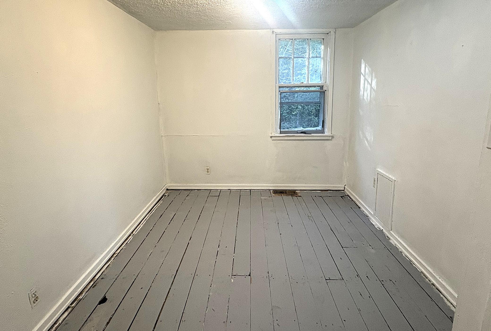 1962 single family home for sale at 415 W Adolphus Avenue in Fergus Falls, MN — 2 bed, 1 bath (photo 13 of 19)