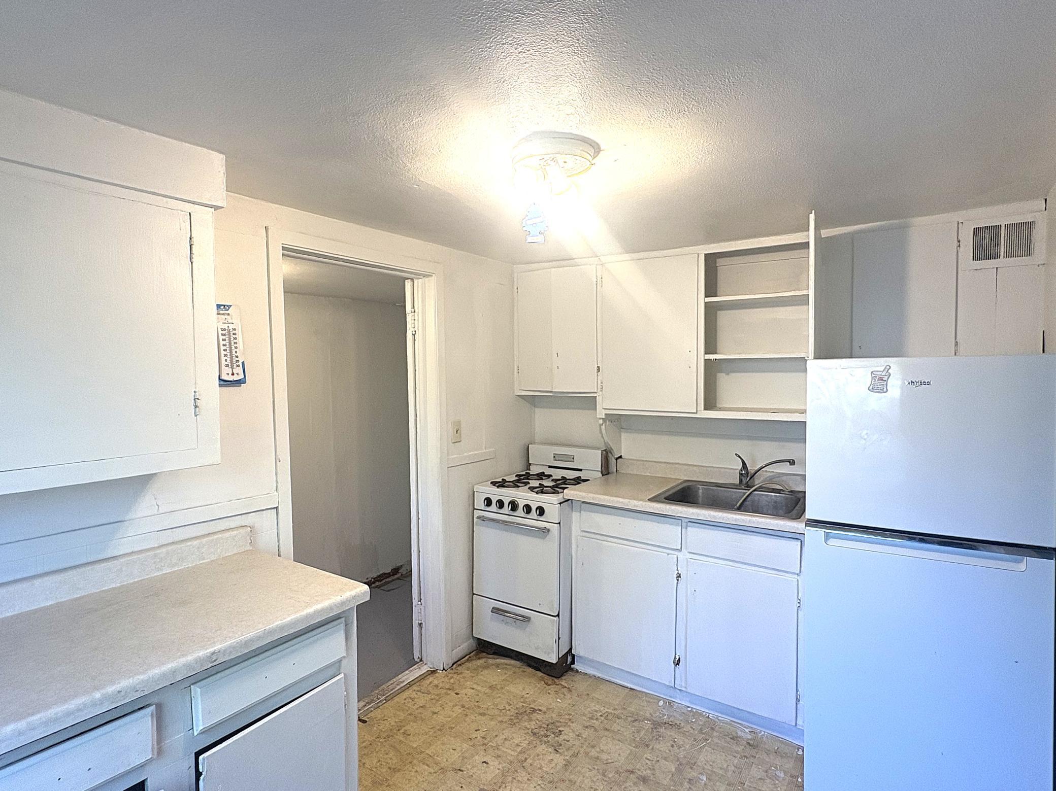 1962 single family home for sale at 415 W Adolphus Avenue in Fergus Falls, MN — 2 bed, 1 bath (photo 6 of 19)